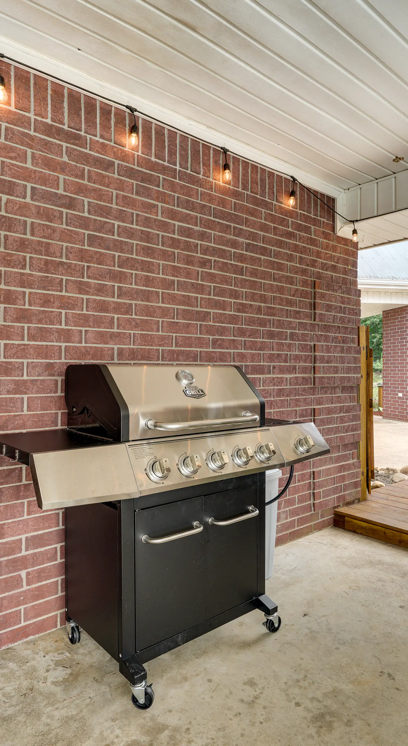 Broken Bow Vacation Rental w/ Pool & Hot Tub!