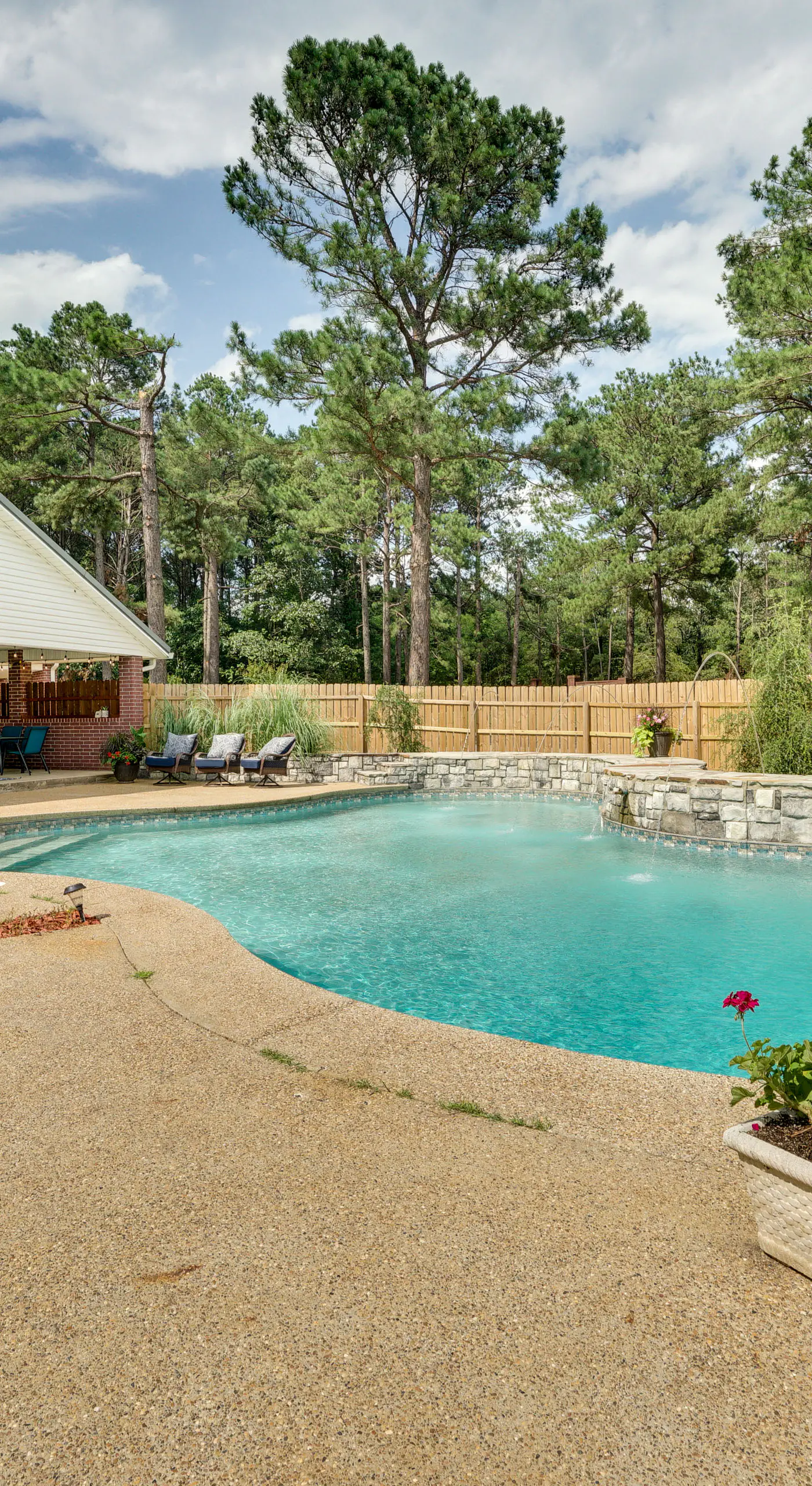 Broken Bow Vacation Rental w/ Pool & Hot Tub!