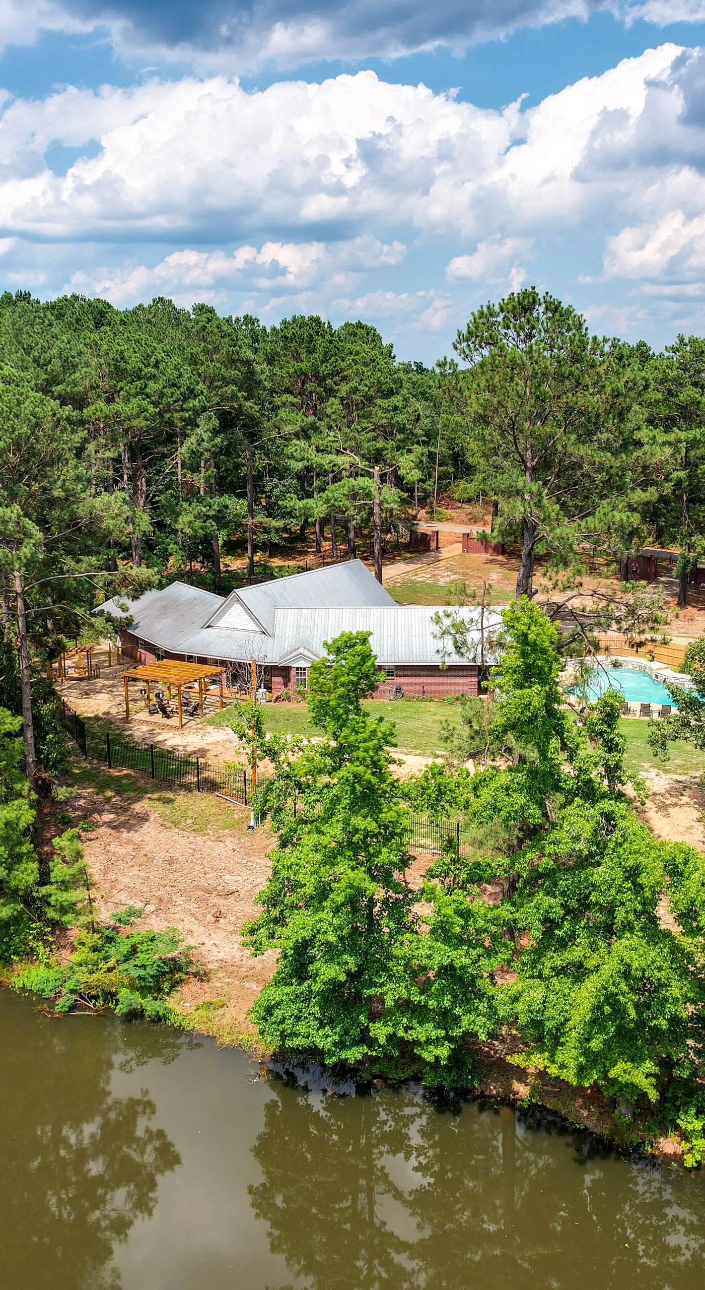 Broken Bow Vacation Rental w/ Pool & Hot Tub!