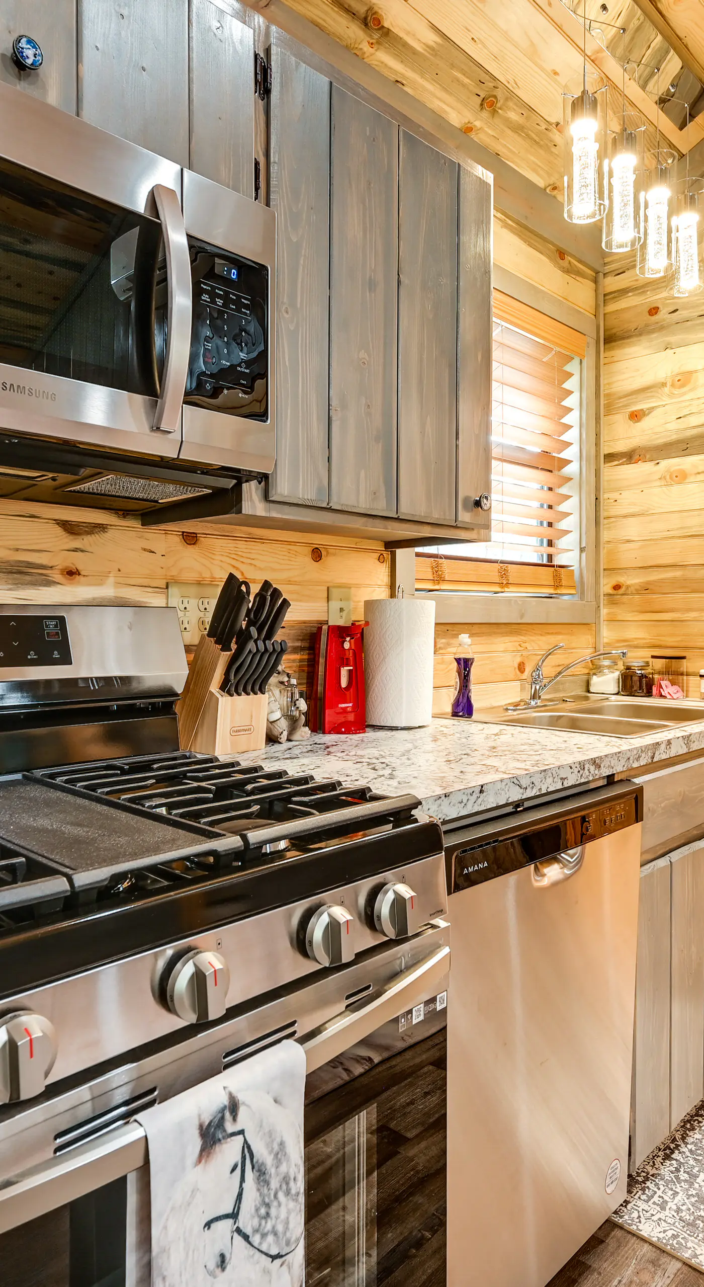 Pet-Friendly Broken Bow Cabin Near Lukfata Creek!