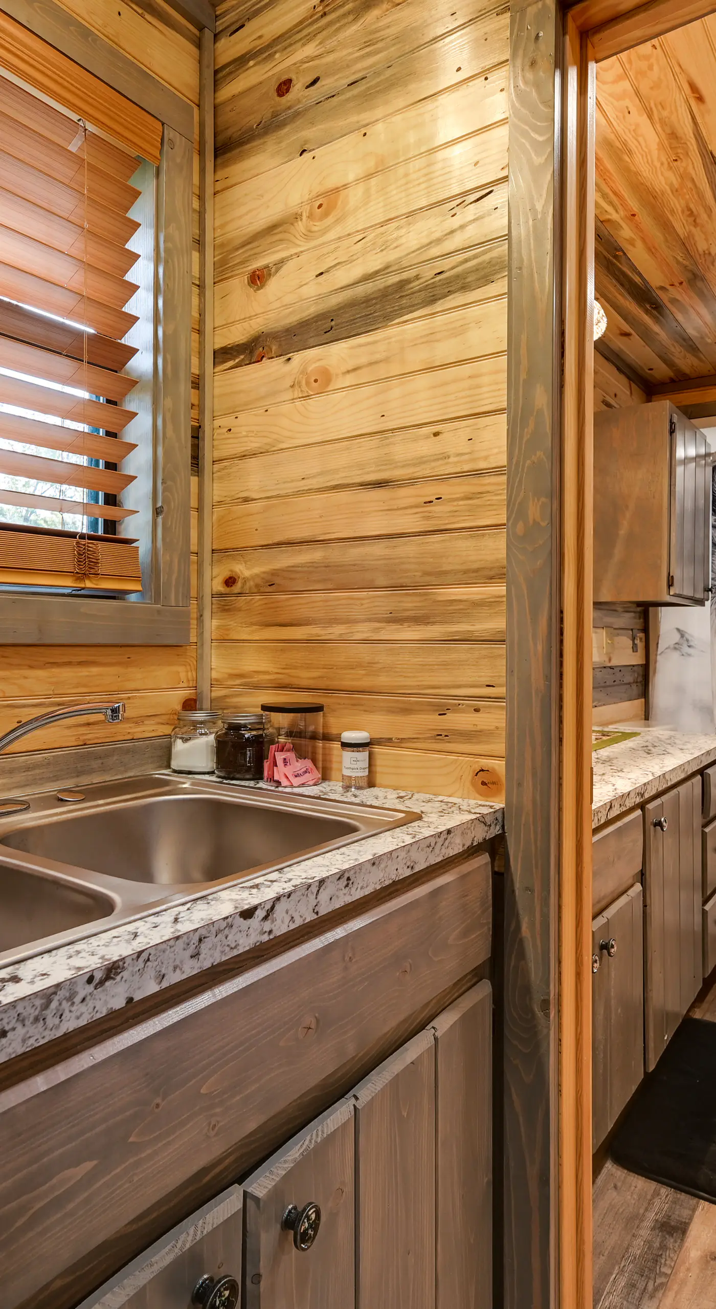 Pet-Friendly Broken Bow Cabin Near Lukfata Creek!