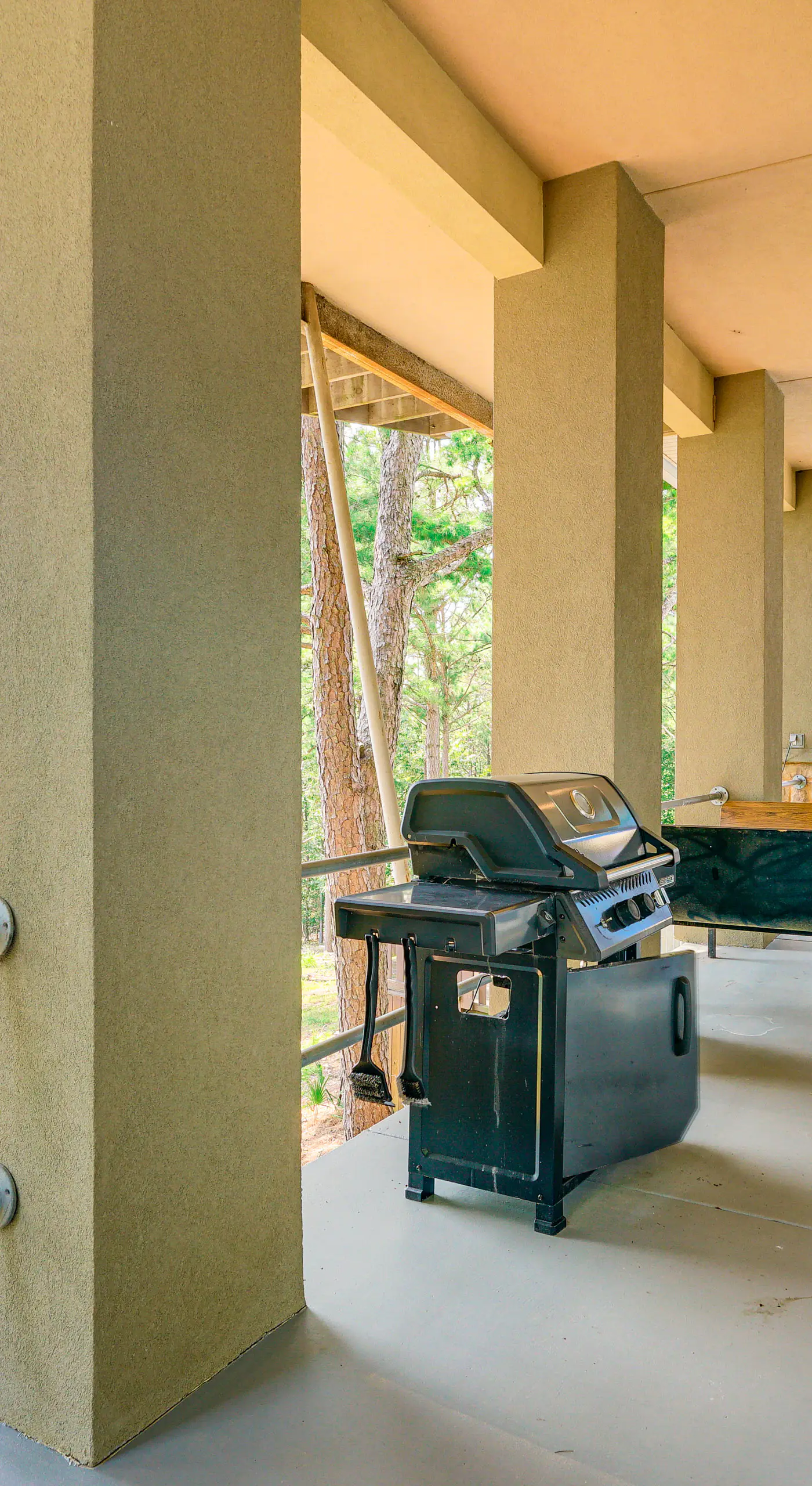 Broken Bow Escape w/ Mountain Views & Pool Access!