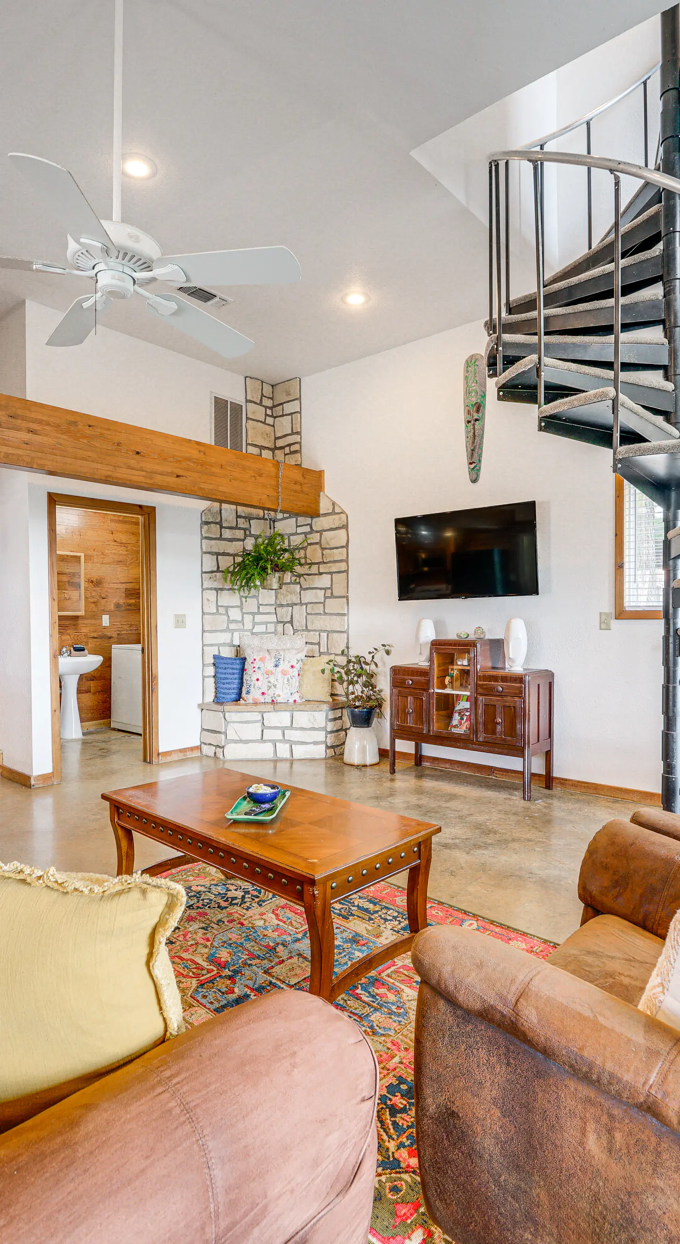 Broken Bow Escape w/ Mountain Views & Pool Access!