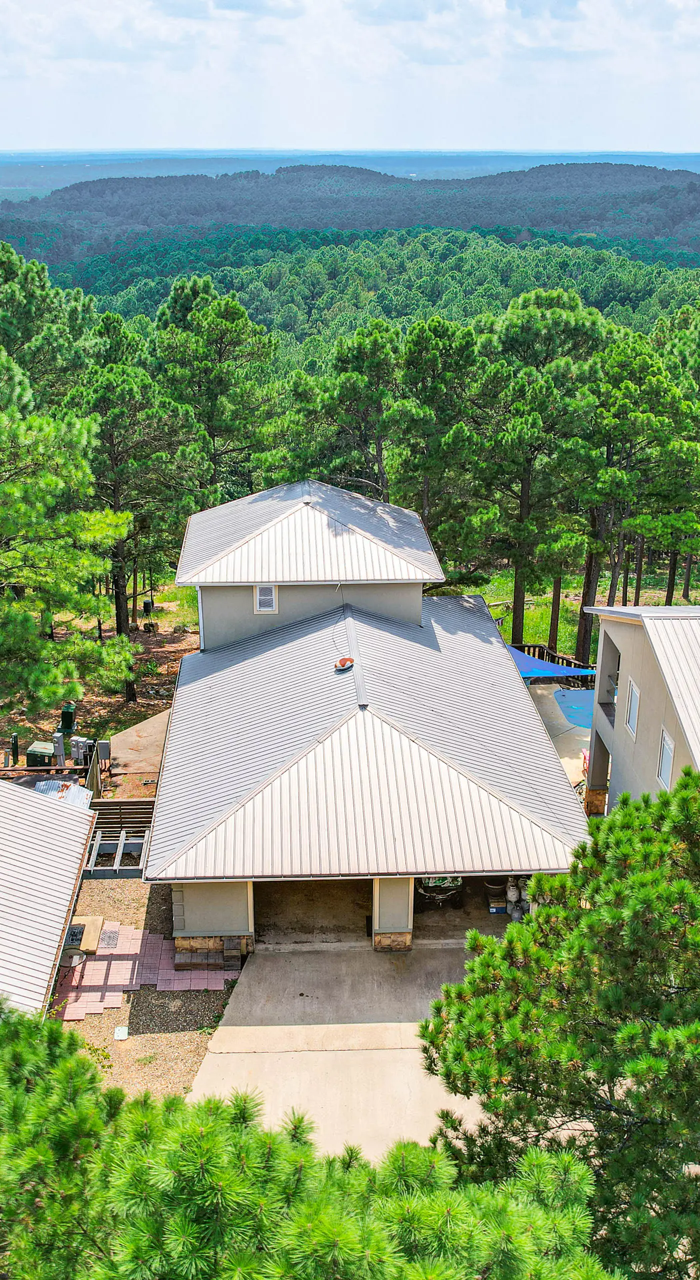 Broken Bow Escape w/ Mountain Views & Pool Access!