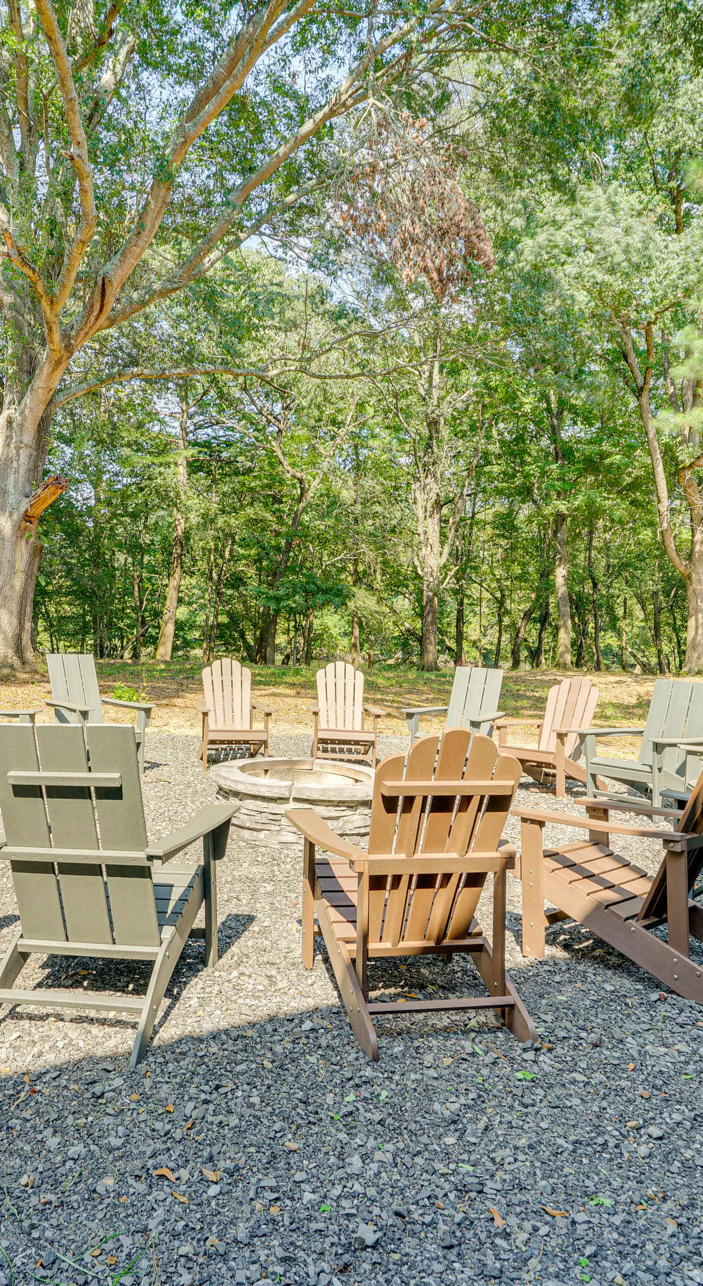 Deluxe Riverfront Cabin in Broken Bow w/ Hot Tub!