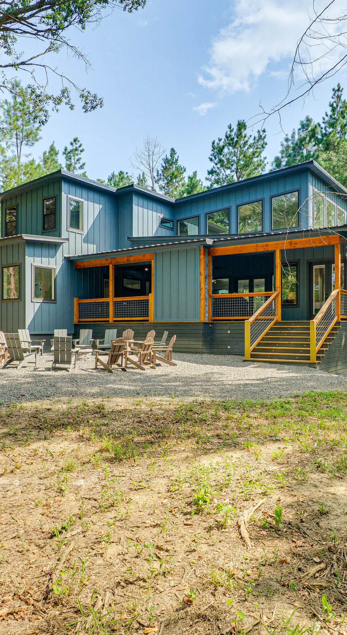 Deluxe Riverfront Cabin in Broken Bow w/ Hot Tub!