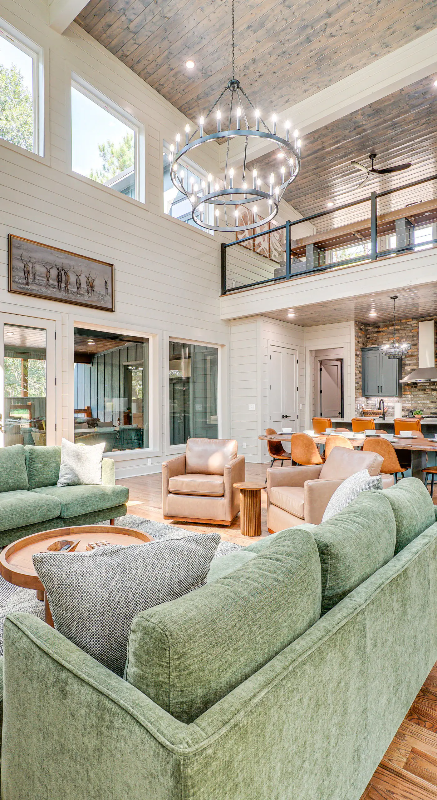 Deluxe Riverfront Cabin in Broken Bow w/ Hot Tub!
