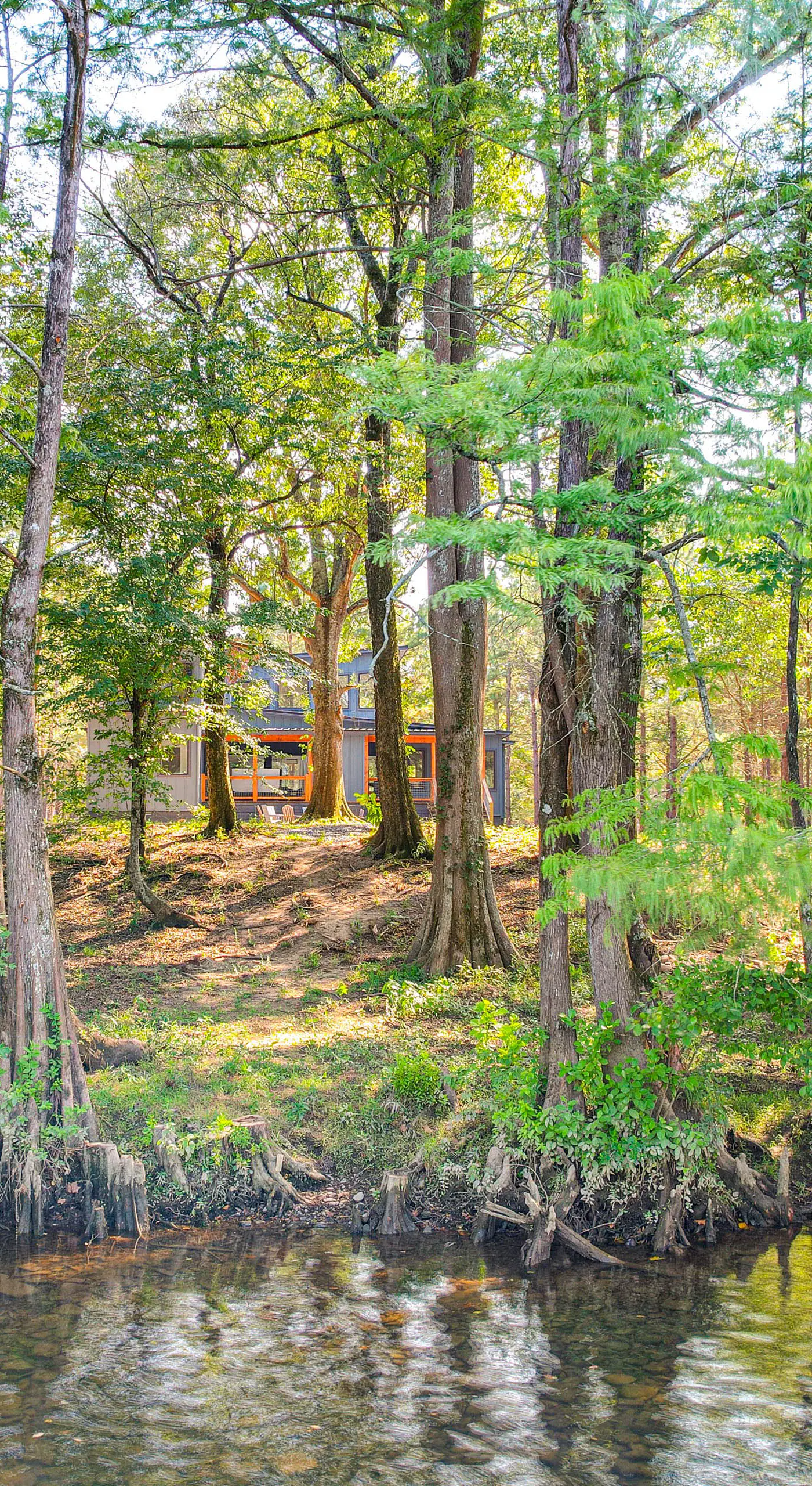 Deluxe Riverfront Cabin in Broken Bow w/ Hot Tub!