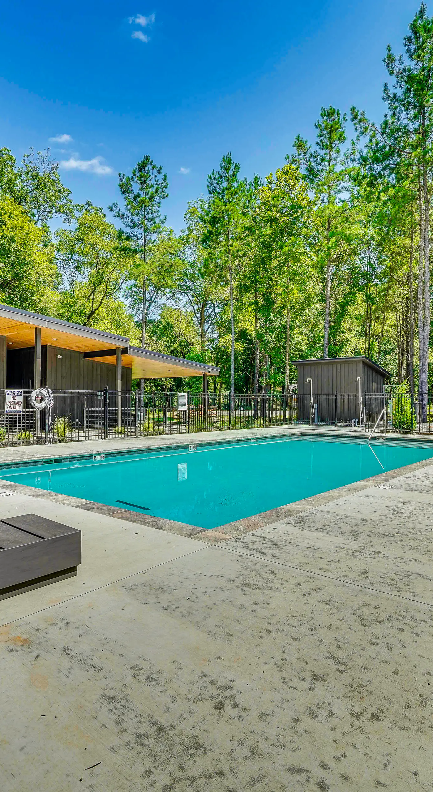 Deluxe Riverfront Cabin in Broken Bow w/ Hot Tub!
