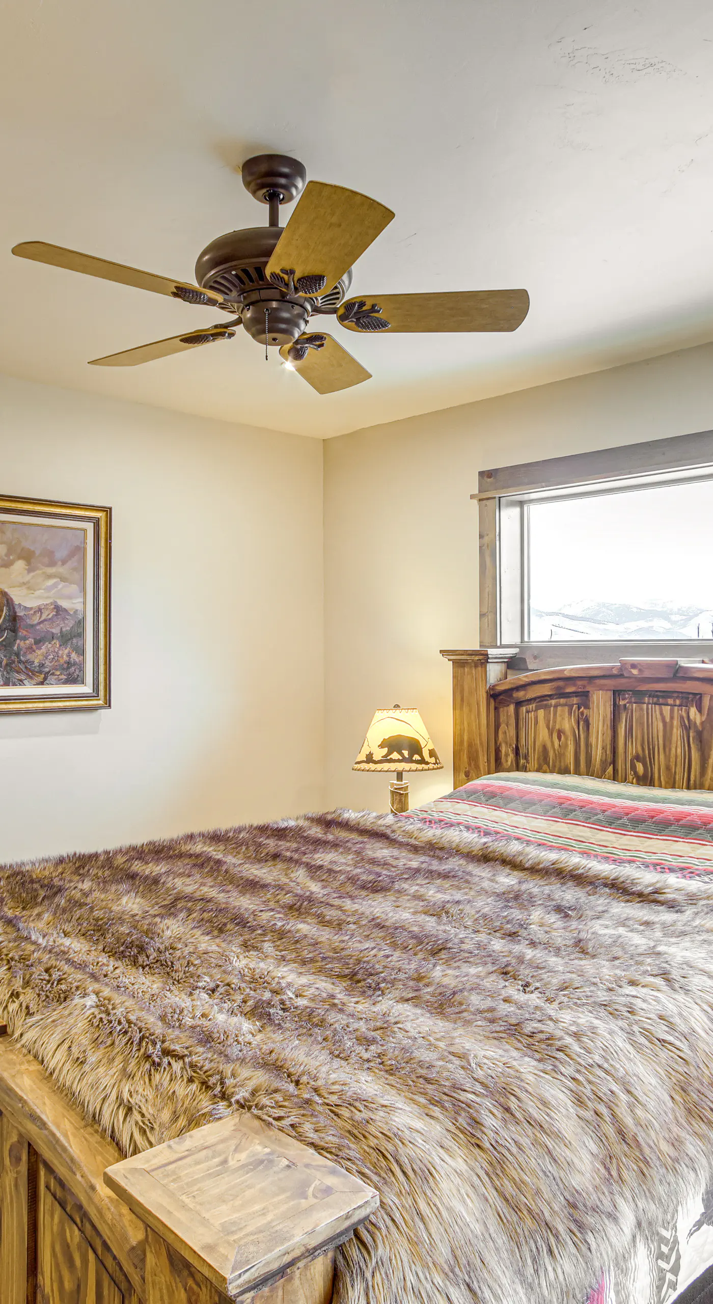 < 1 Mi to Chico Hot Springs: Mtn-View Hideaway!