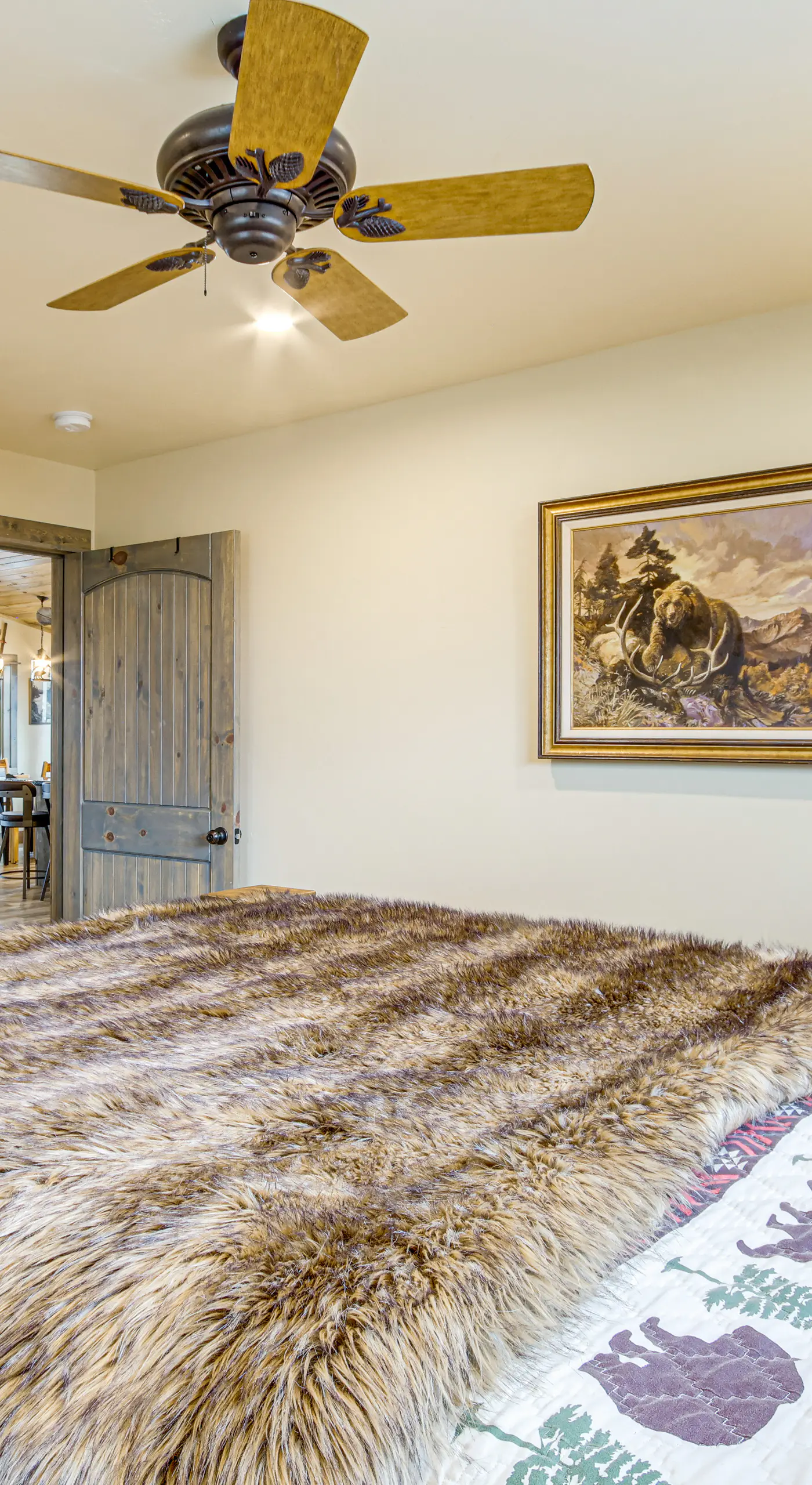 < 1 Mi to Chico Hot Springs: Mtn-View Hideaway!
