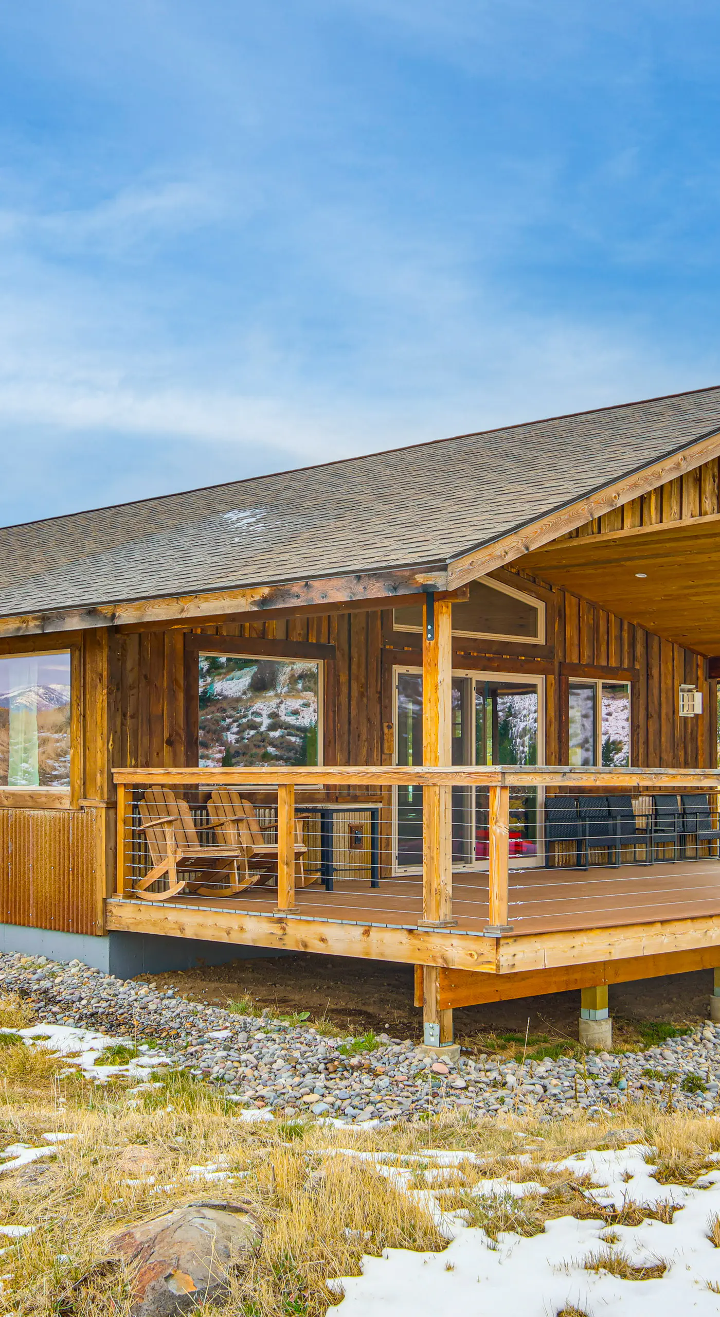< 1 Mi to Chico Hot Springs: Mtn-View Hideaway!