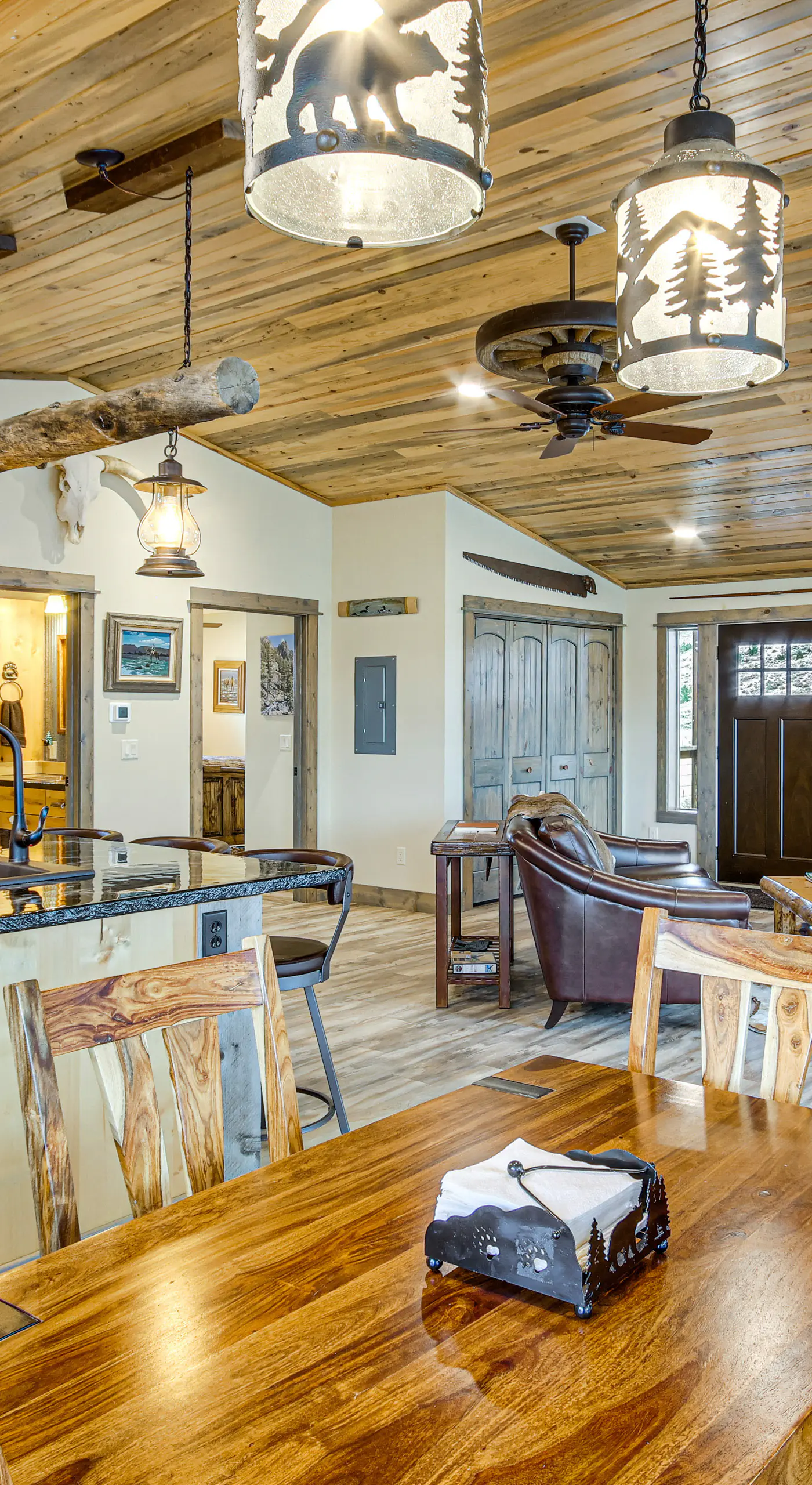 < 1 Mi to Chico Hot Springs: Mtn-View Hideaway!