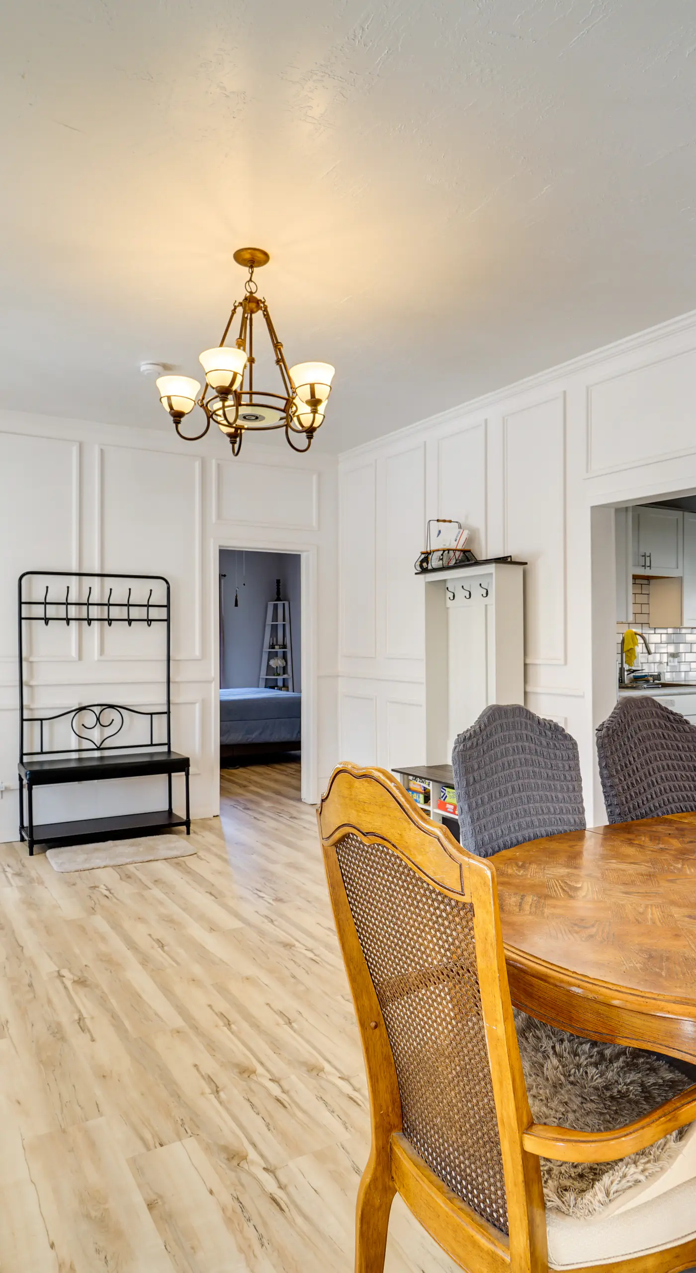 'Dolorable' Home w/ Yard - Walk to River!