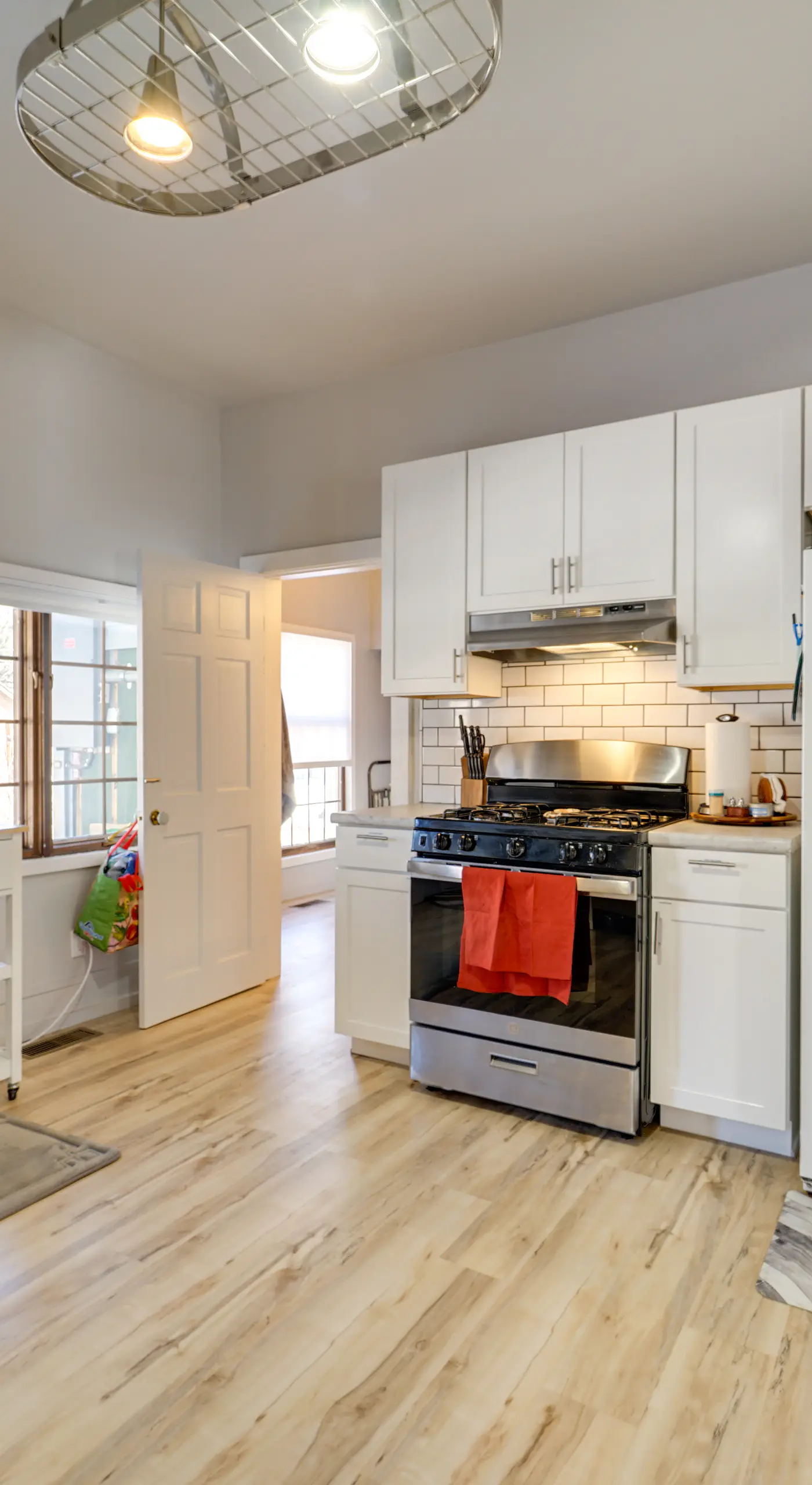 'Dolorable' Home w/ Yard - Walk to River!