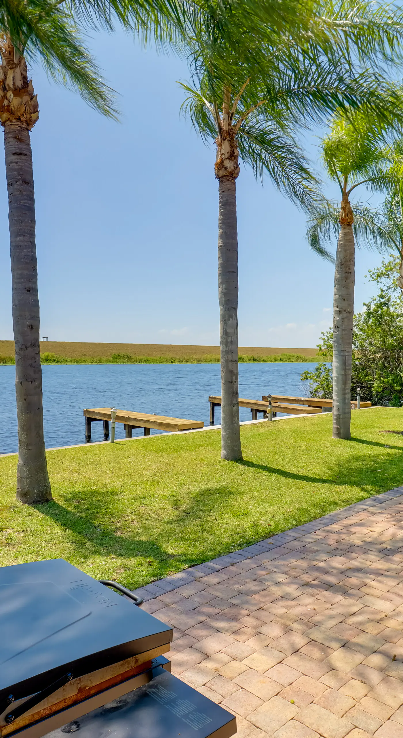 Boat, Fish & Swim: Lakefront Cabin in Okeechobee!