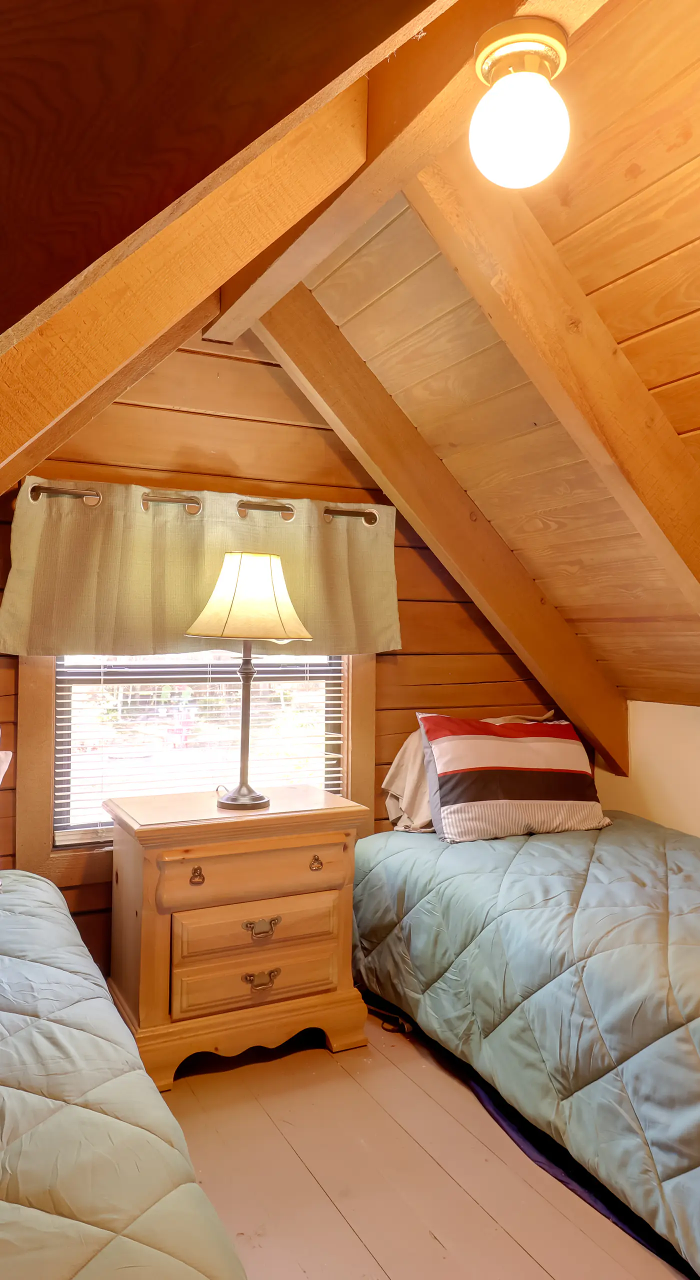 Boat, Fish & Swim: Lakefront Cabin in Okeechobee!