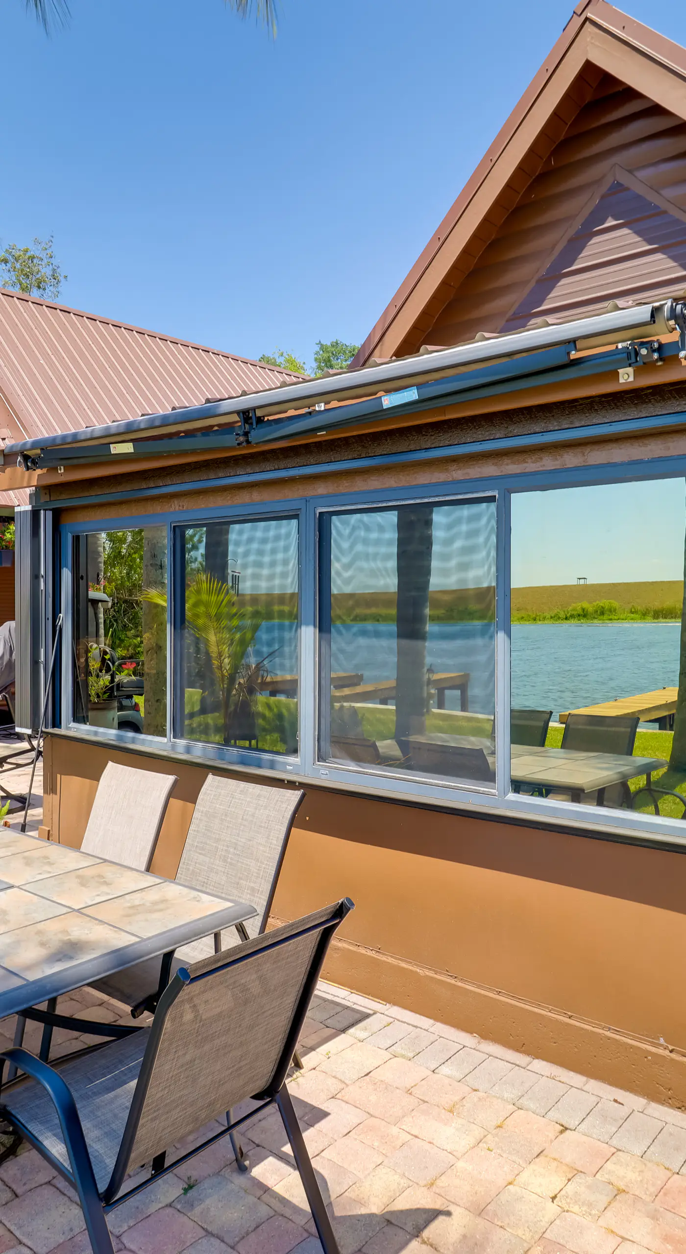 Boat, Fish & Swim: Lakefront Cabin in Okeechobee!