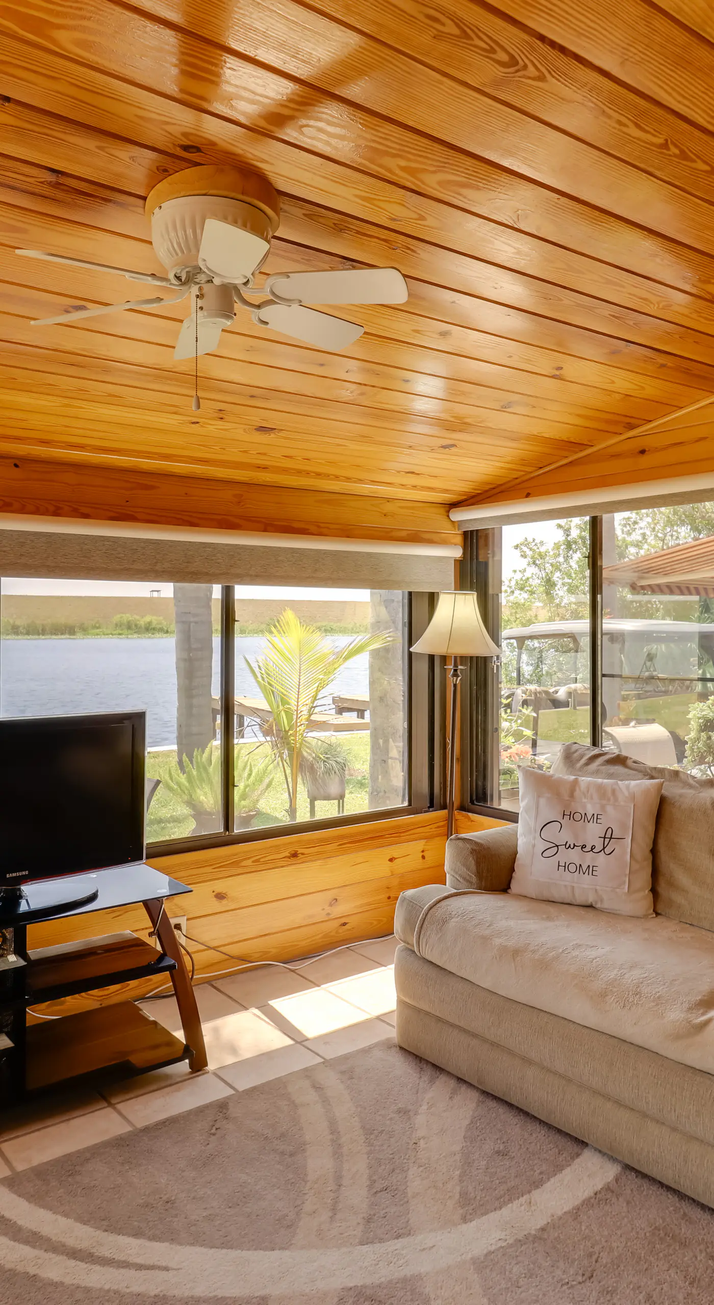 Boat, Fish & Swim: Lakefront Cabin in Okeechobee!
