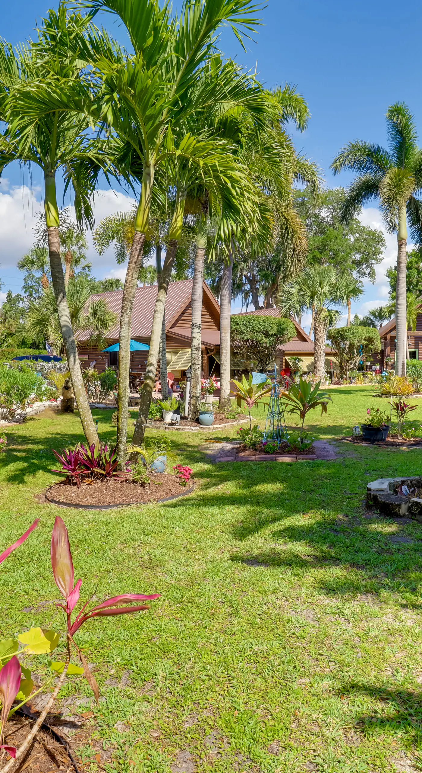 Boat, Fish & Swim: Lakefront Cabin in Okeechobee!
