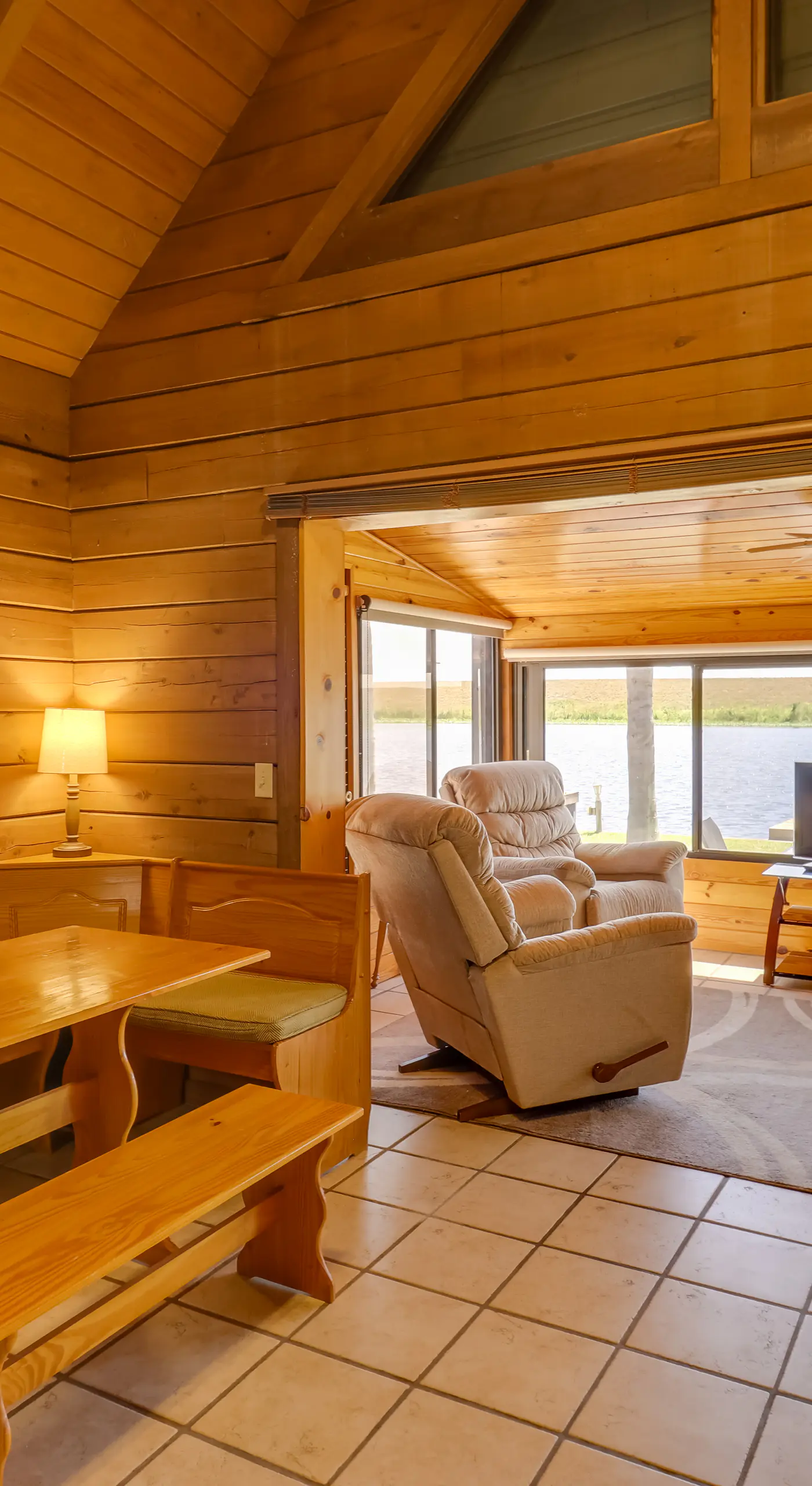 Boat, Fish & Swim: Lakefront Cabin in Okeechobee!