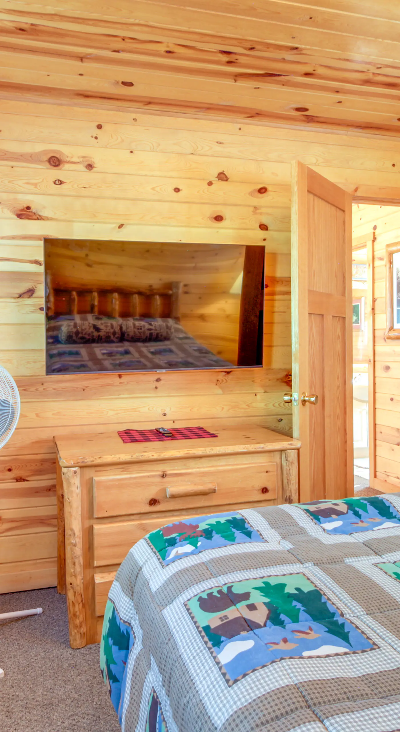 Boat + Fish on Mille Lacs Lake: ‘Walleye Cabin’