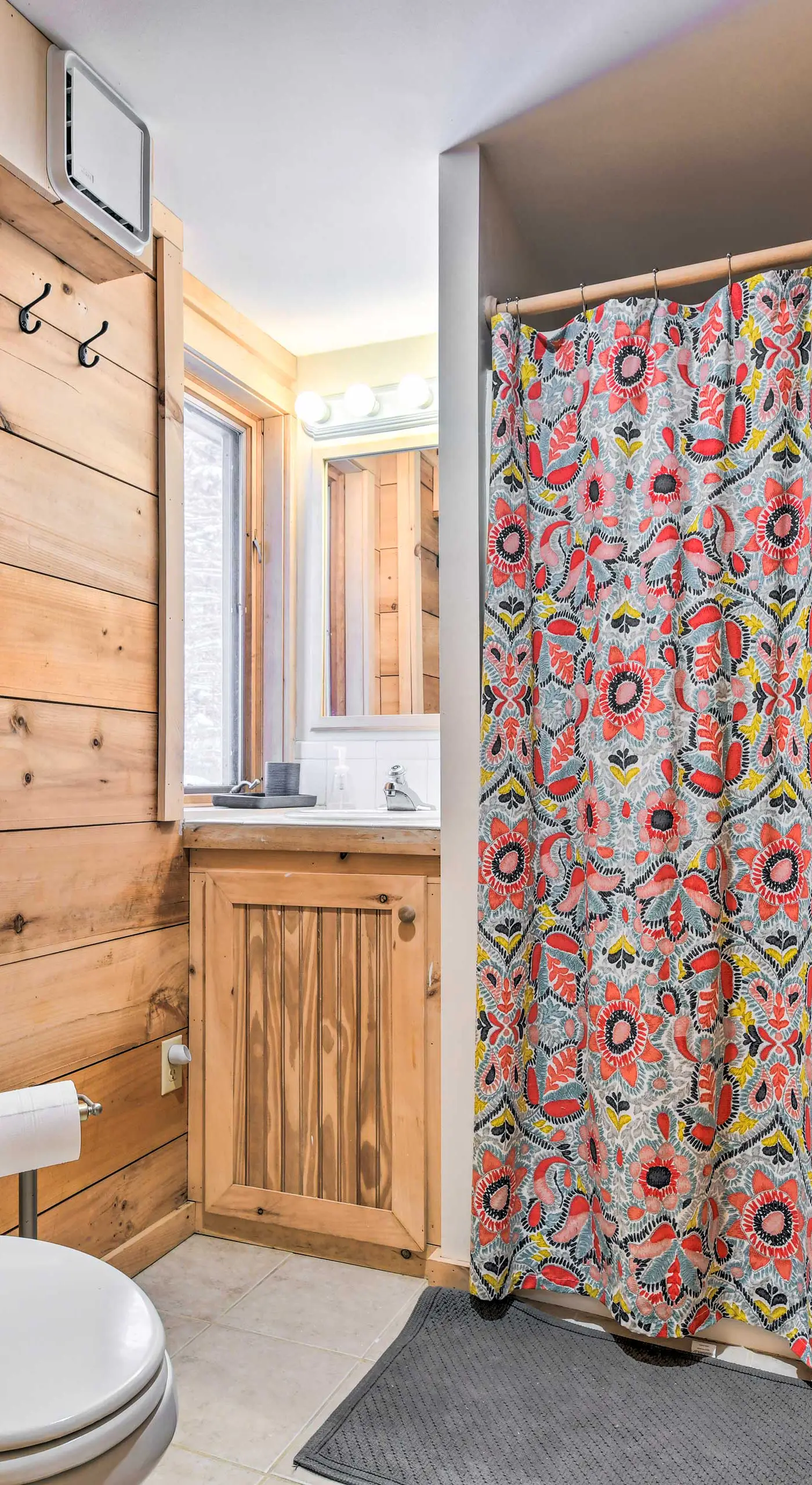 Waitsfield Vacation Rental w/ Private Hot Tub