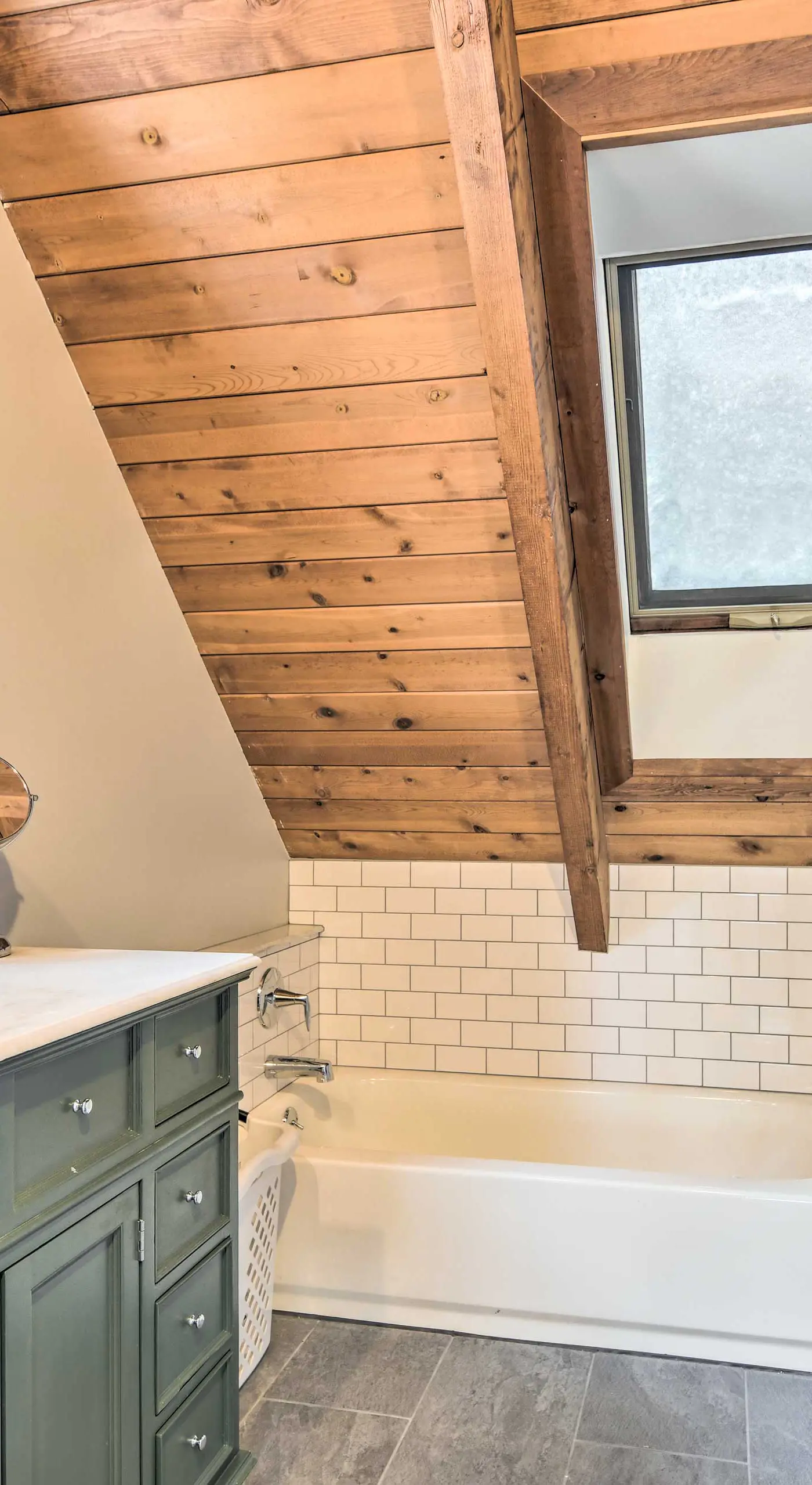 Waitsfield Vacation Rental w/ Private Hot Tub