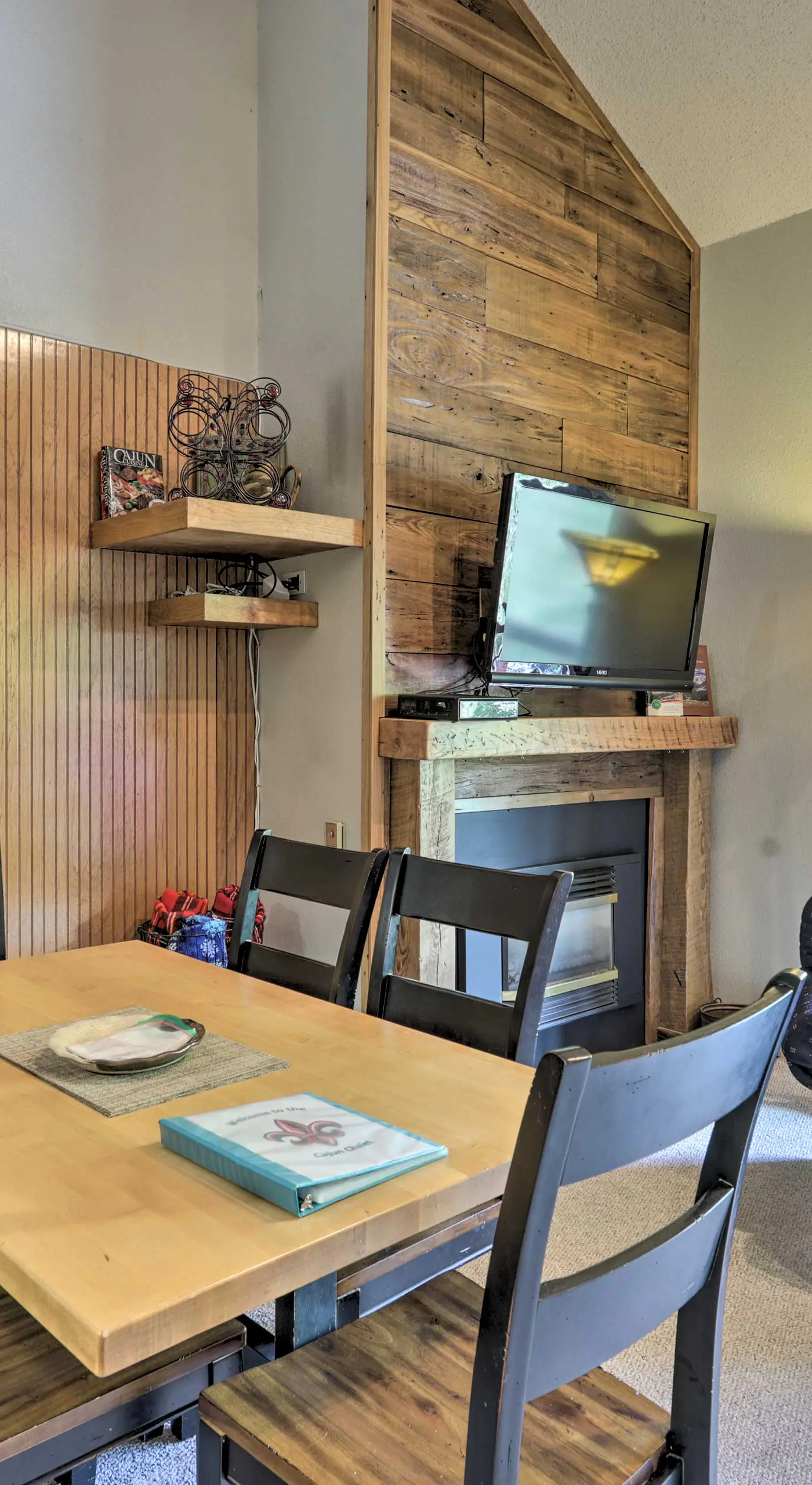 Mt Crested Butte 'Cajun Chalet' Condo: Walk to Ski