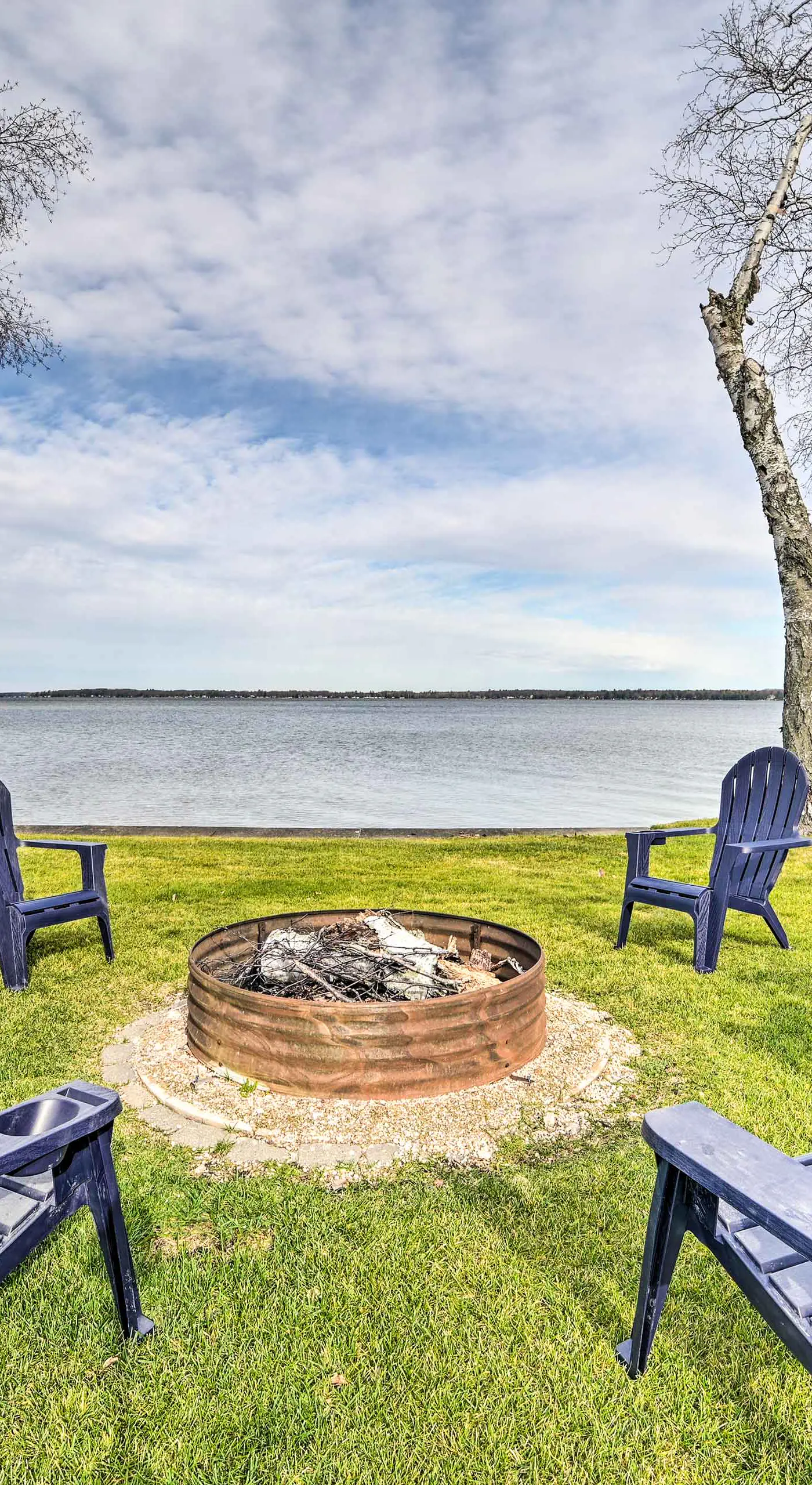 Houghton Lake Cottage w/ New Private Deck!