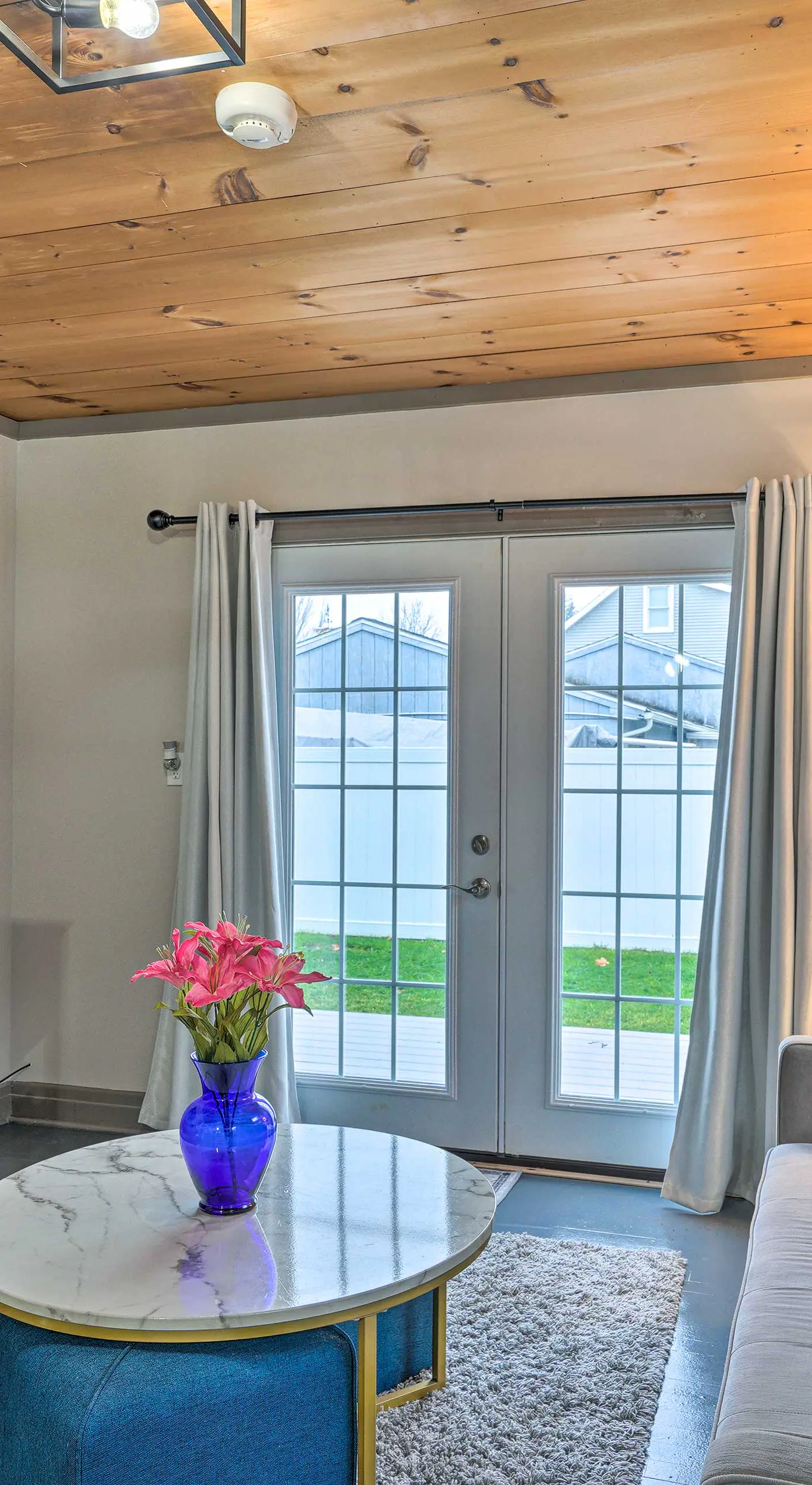 Bemus Point Vintage Suite w/ Soaking Tub & Kitchen
