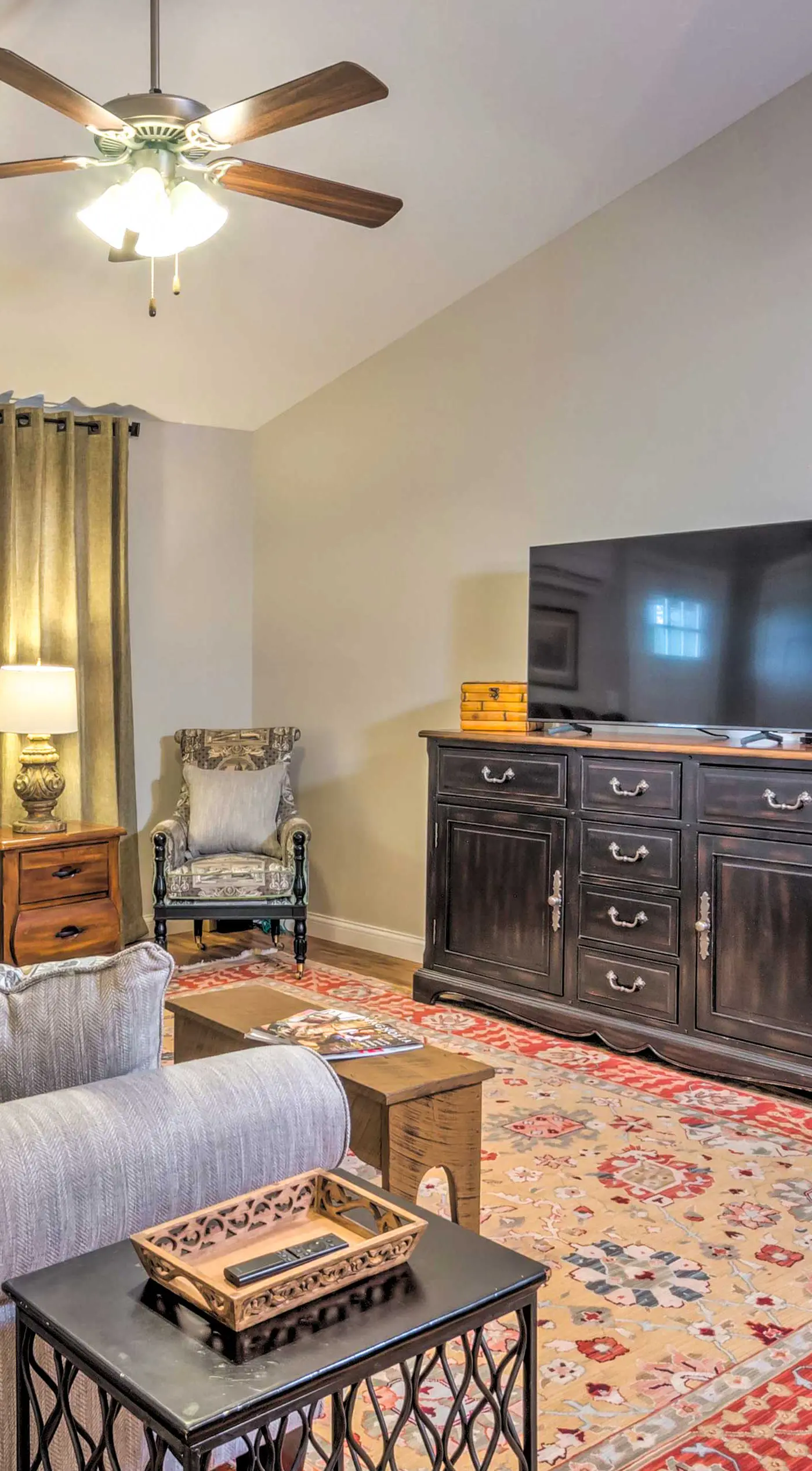 Pet-Friendly Brownsville Retreat w/ Porch!