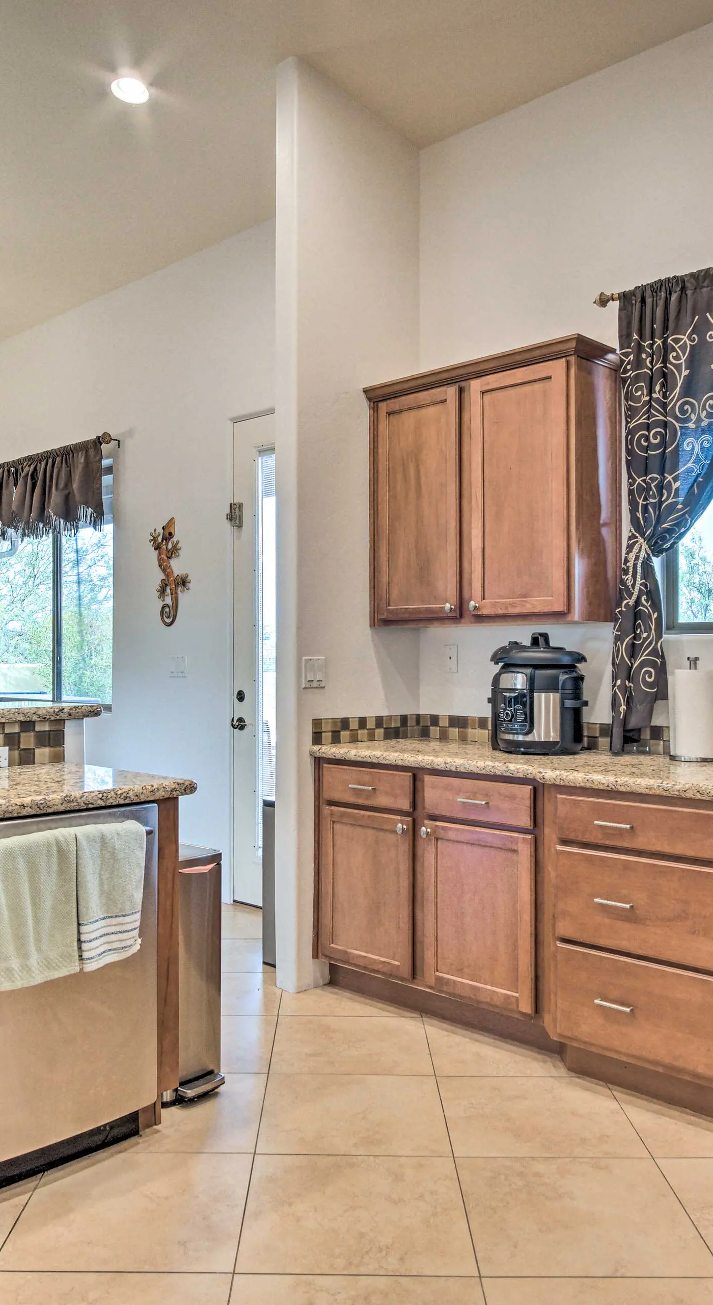 Cozy Mtn-View Vail Home w/ Pool & Hot Tub!
