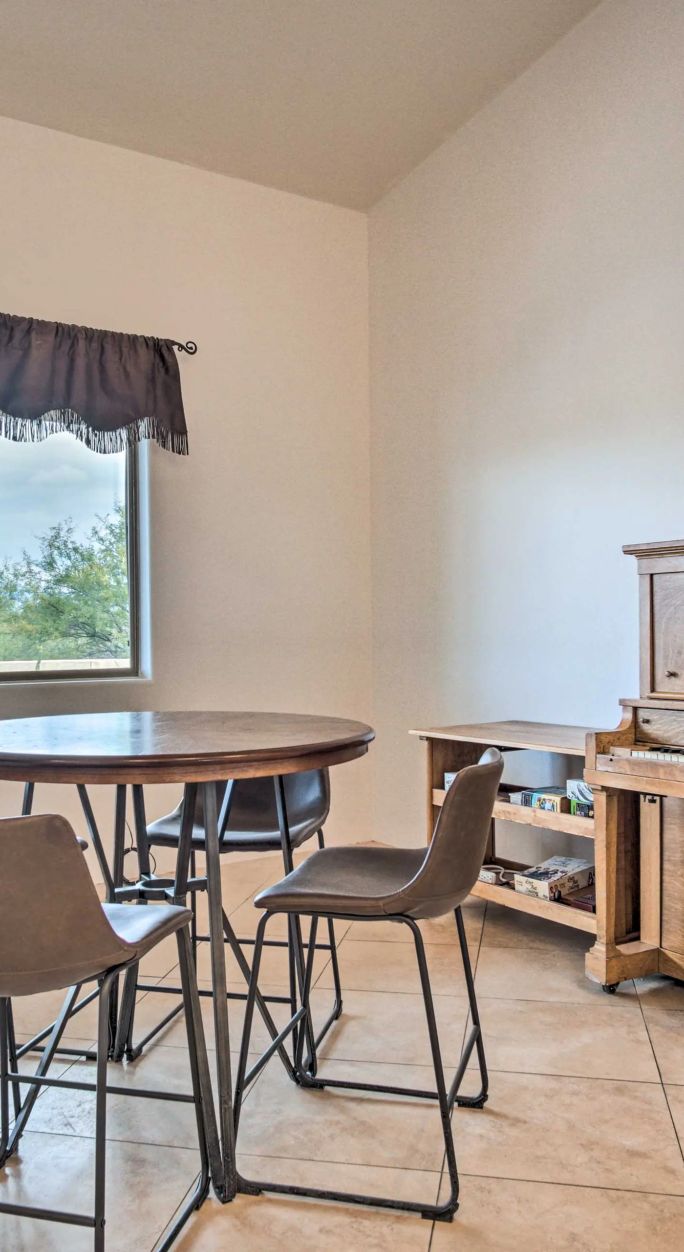 Cozy Mtn-View Vail Home w/ Pool & Hot Tub!
