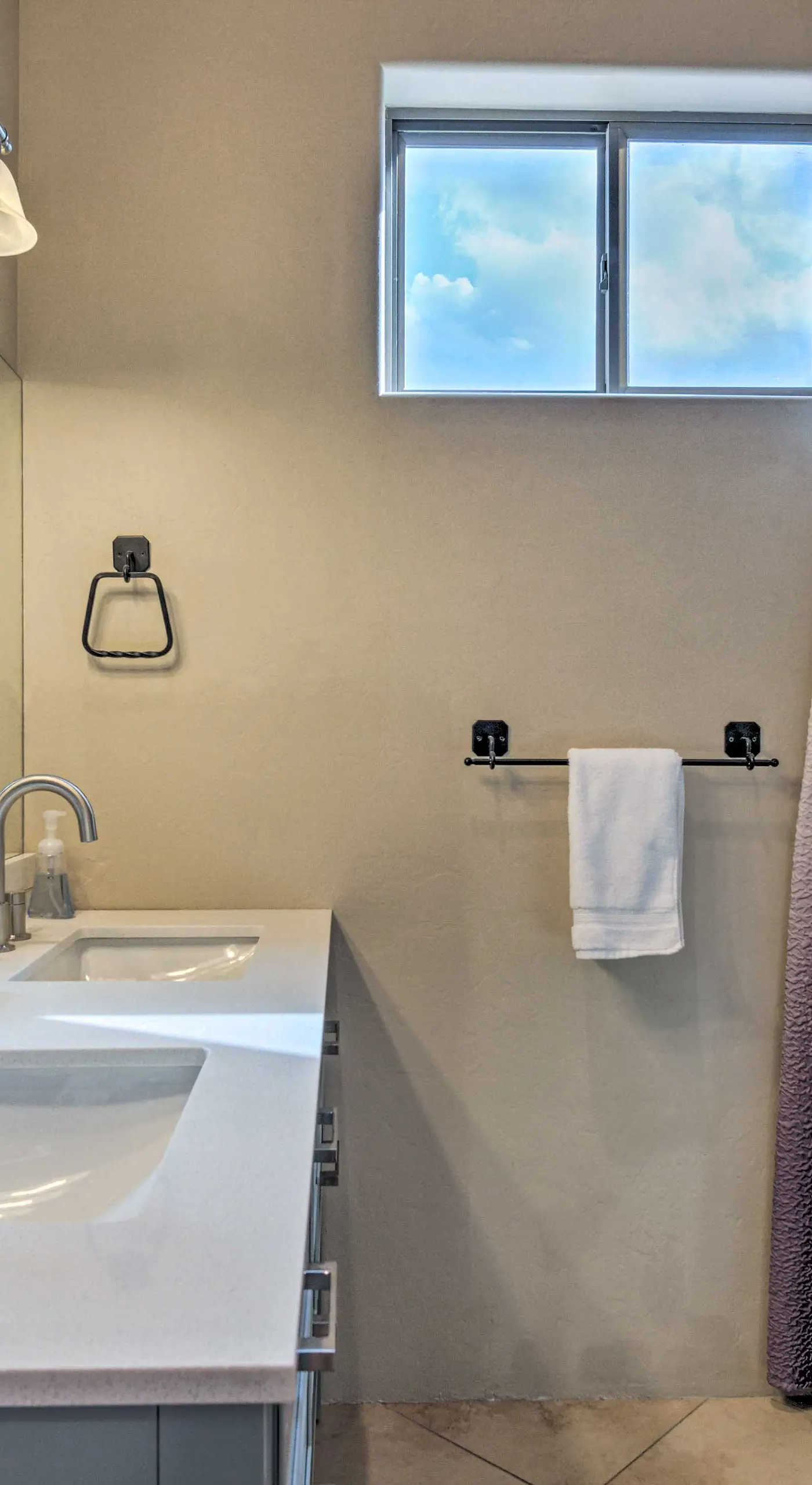 Cozy Mtn-View Vail Home w/ Pool & Hot Tub!