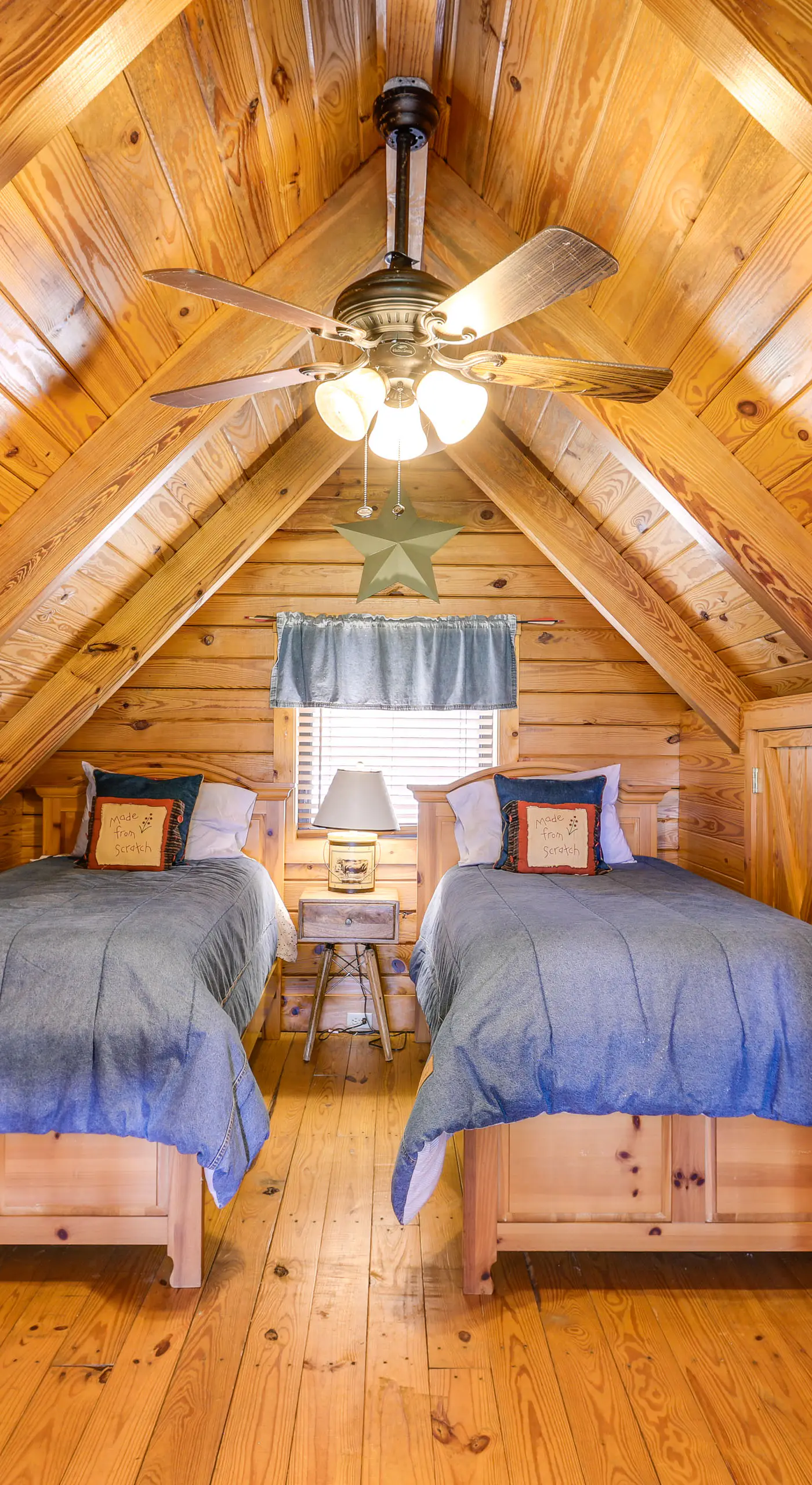 Steps to Lake Okeechobee: Cabin w/ Pool Access!