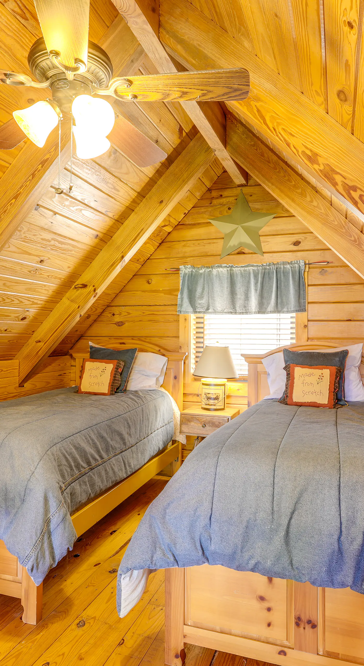 Steps to Lake Okeechobee: Cabin w/ Pool Access!