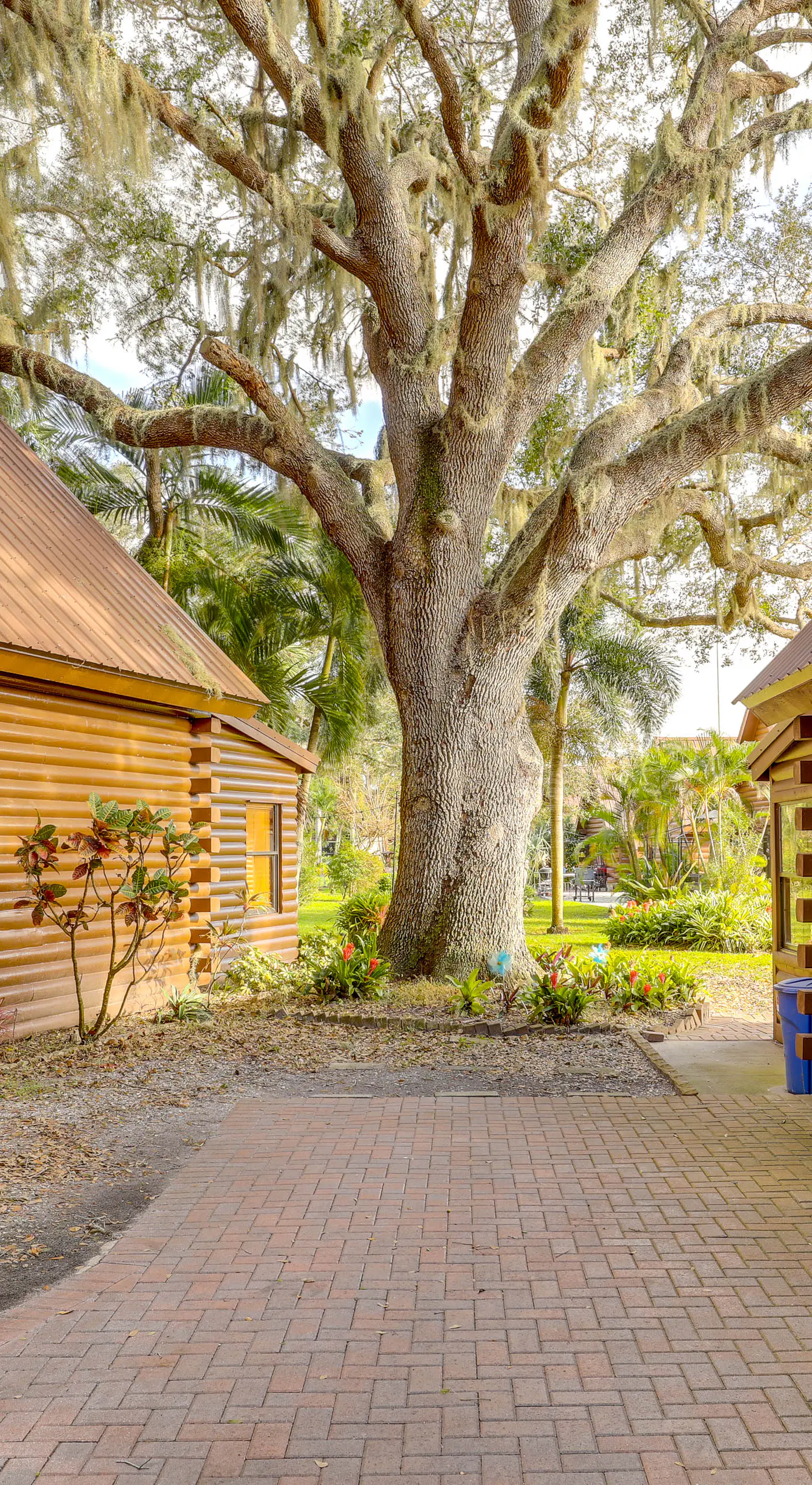 Steps to Lake Okeechobee: Cabin w/ Pool Access!