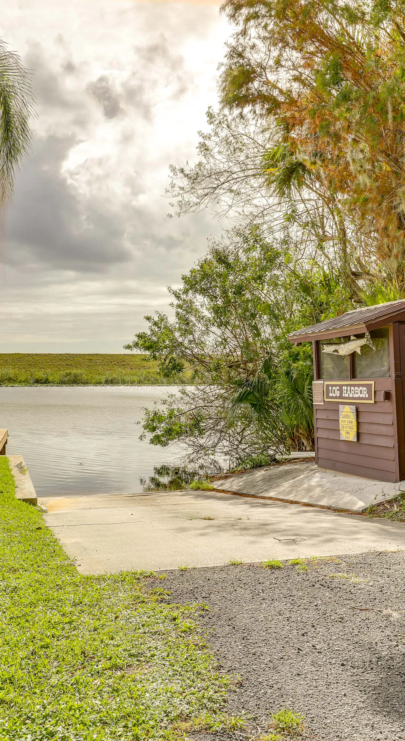 Steps to Lake Okeechobee: Cabin w/ Pool Access!
