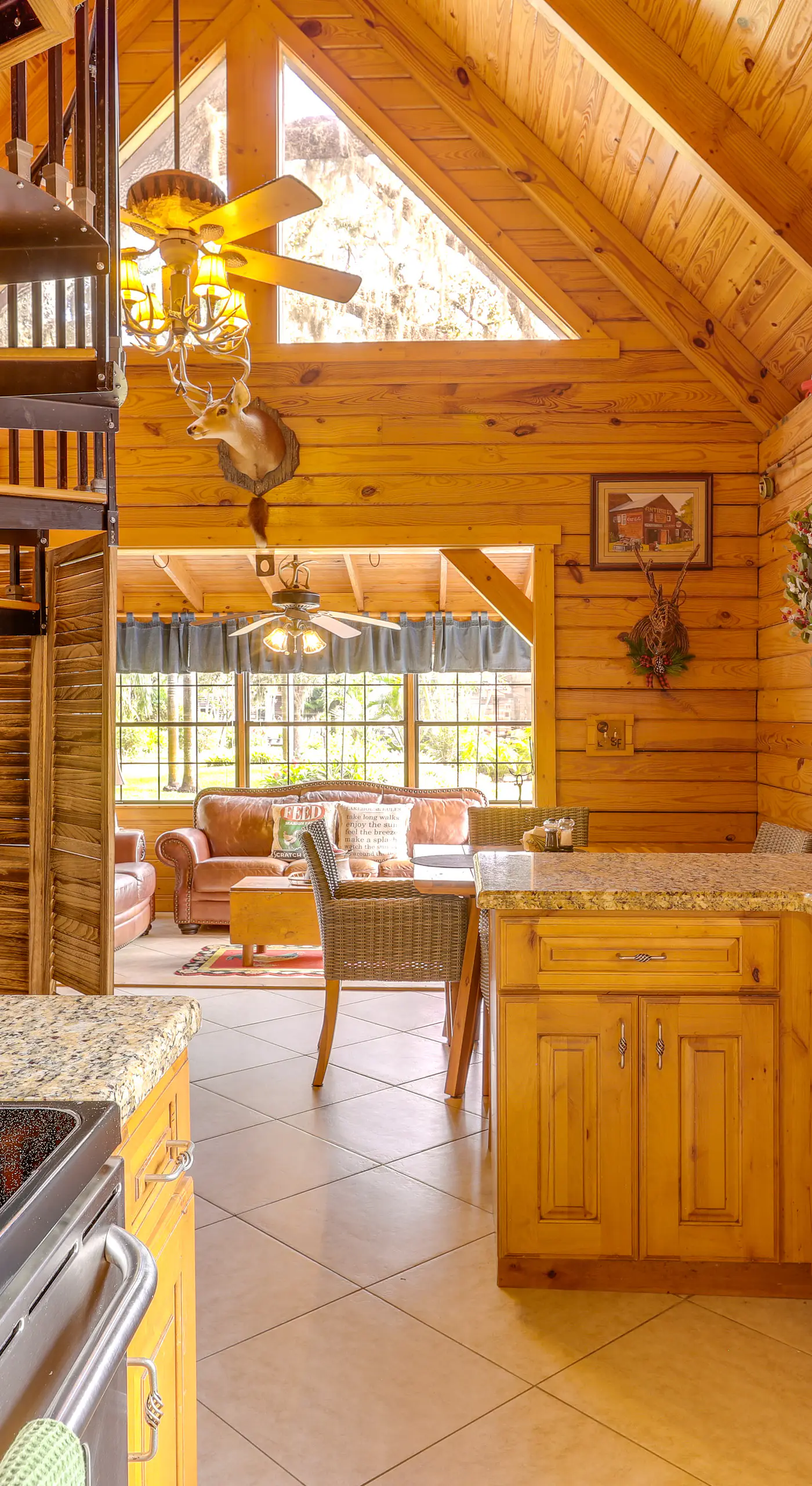 Steps to Lake Okeechobee: Cabin w/ Pool Access!