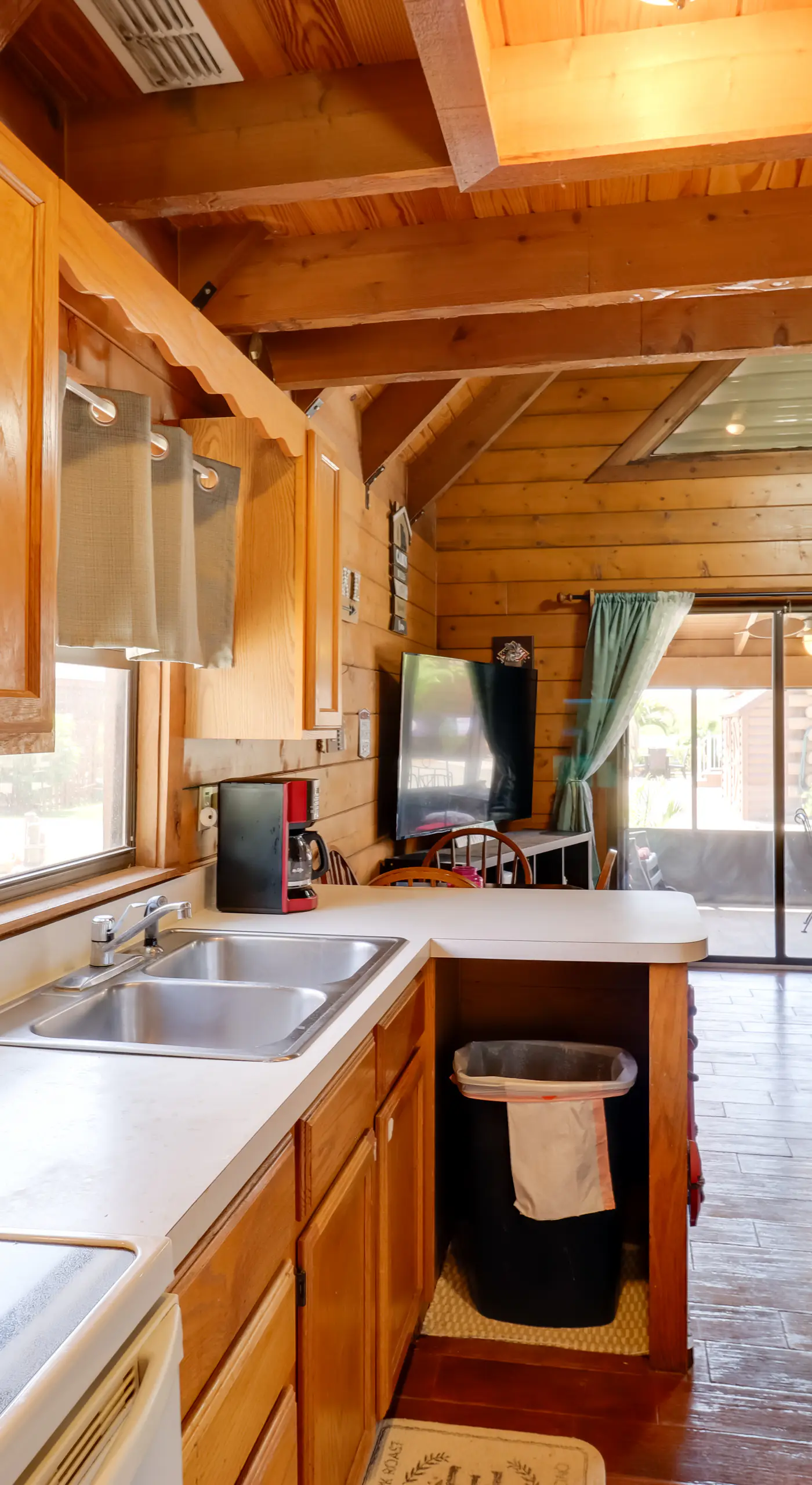 Access to Lake Okeechobee: Cabin w/ Perks!