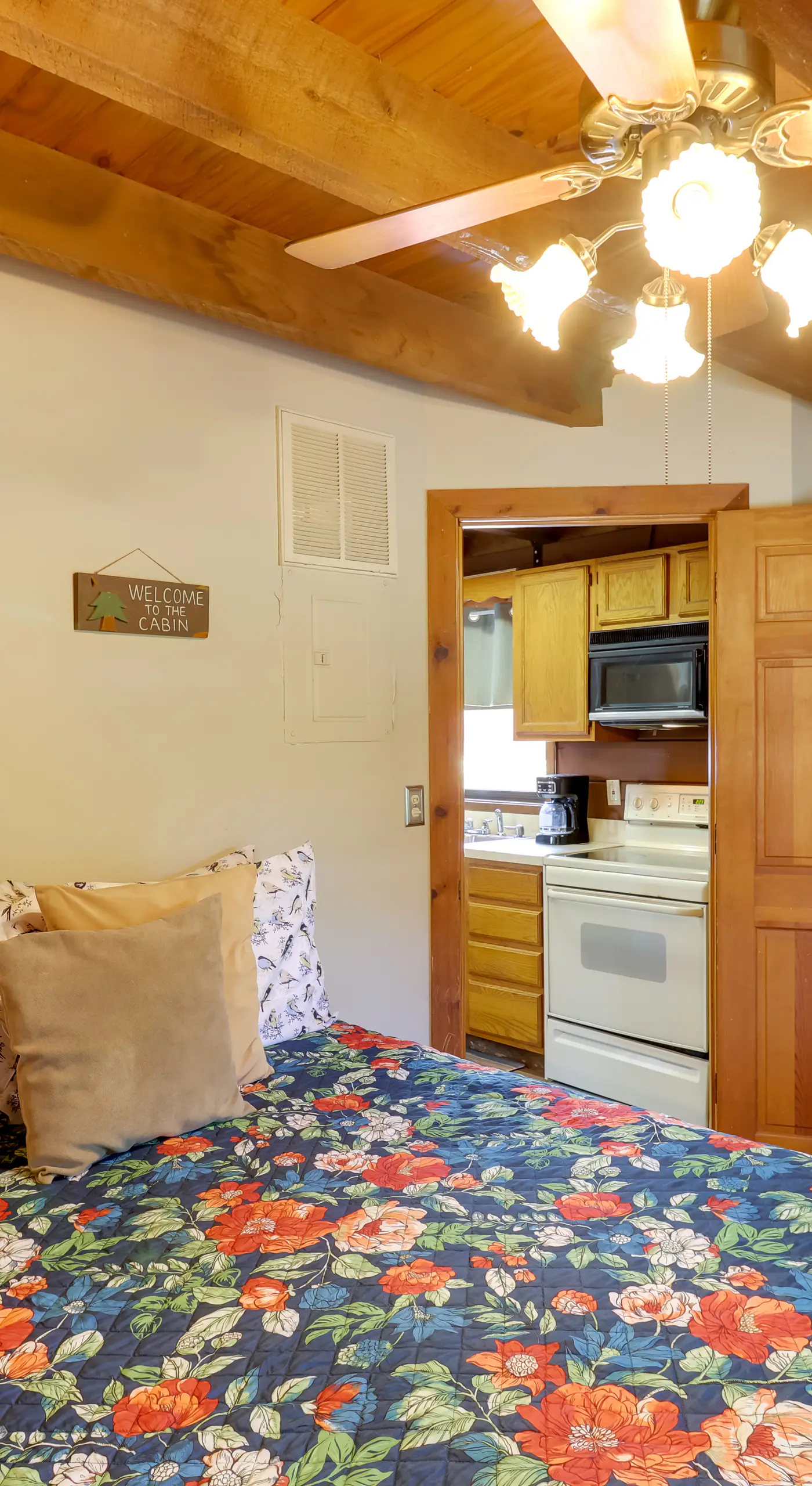 Lake Okeechobee Cabin w/ Boat Launch & Patio