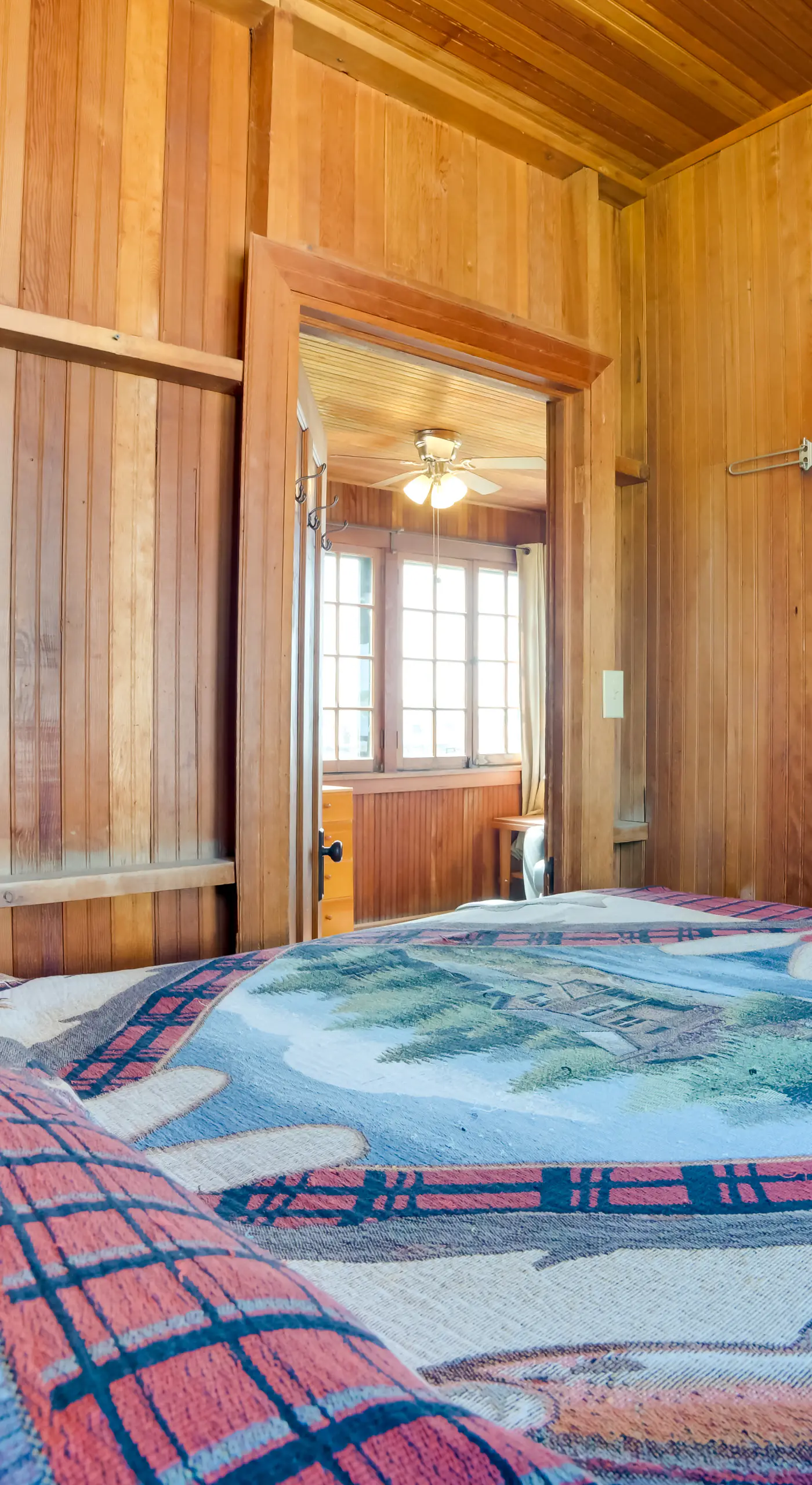 Boat, Paddle & Swim! Lakefront Cabin in Cedarville