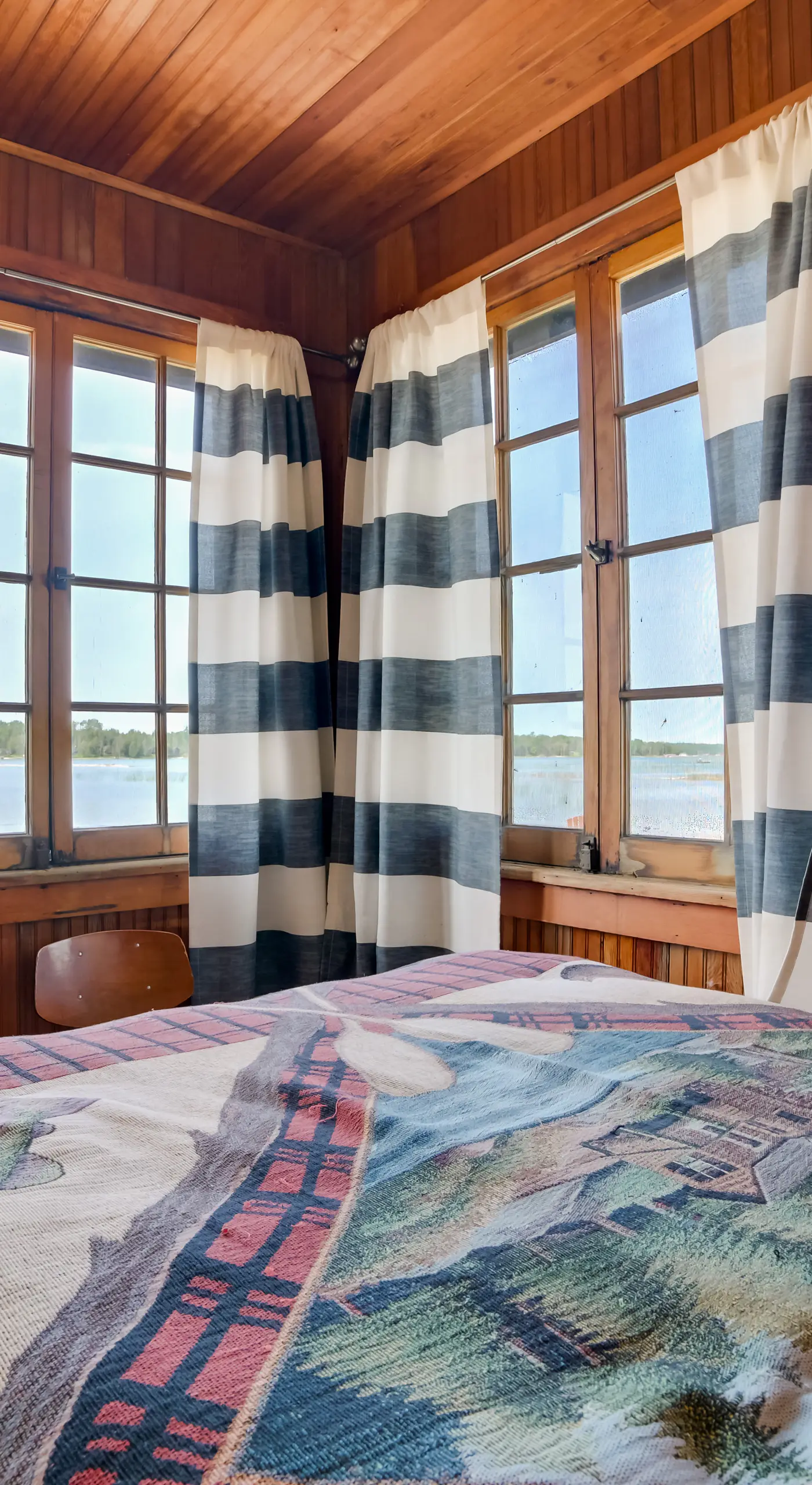 Boat, Paddle & Swim! Lakefront Cabin in Cedarville