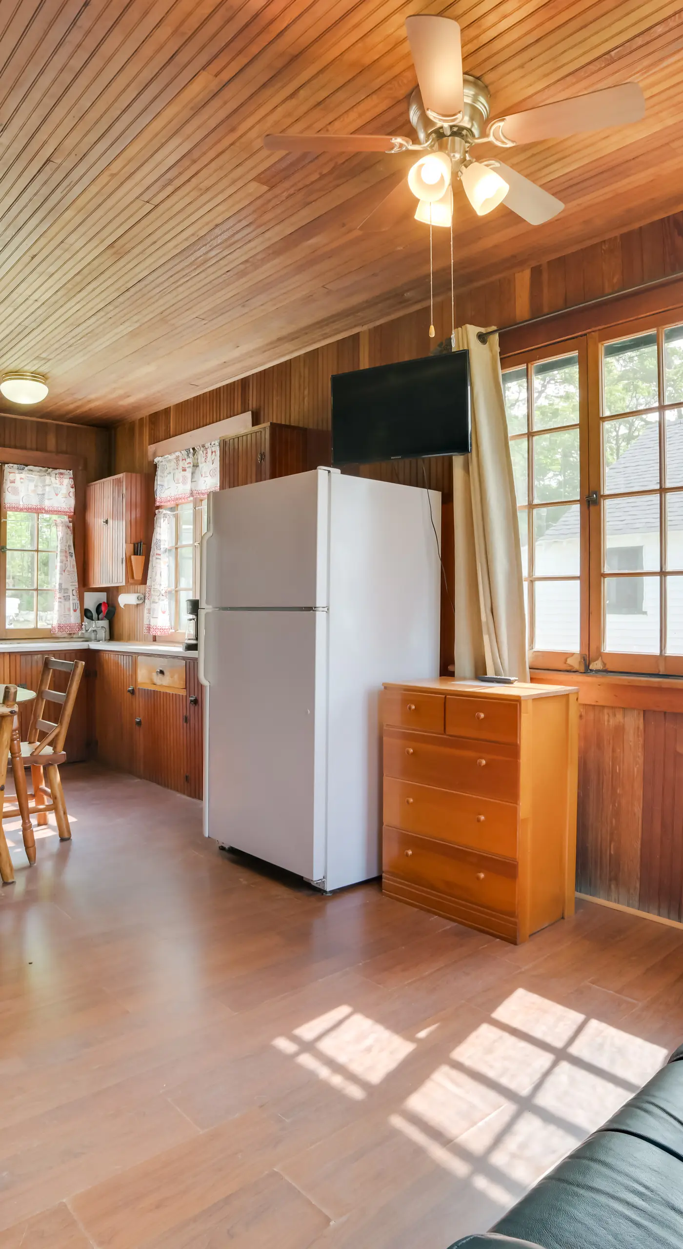 Boat, Paddle & Swim! Lakefront Cabin in Cedarville