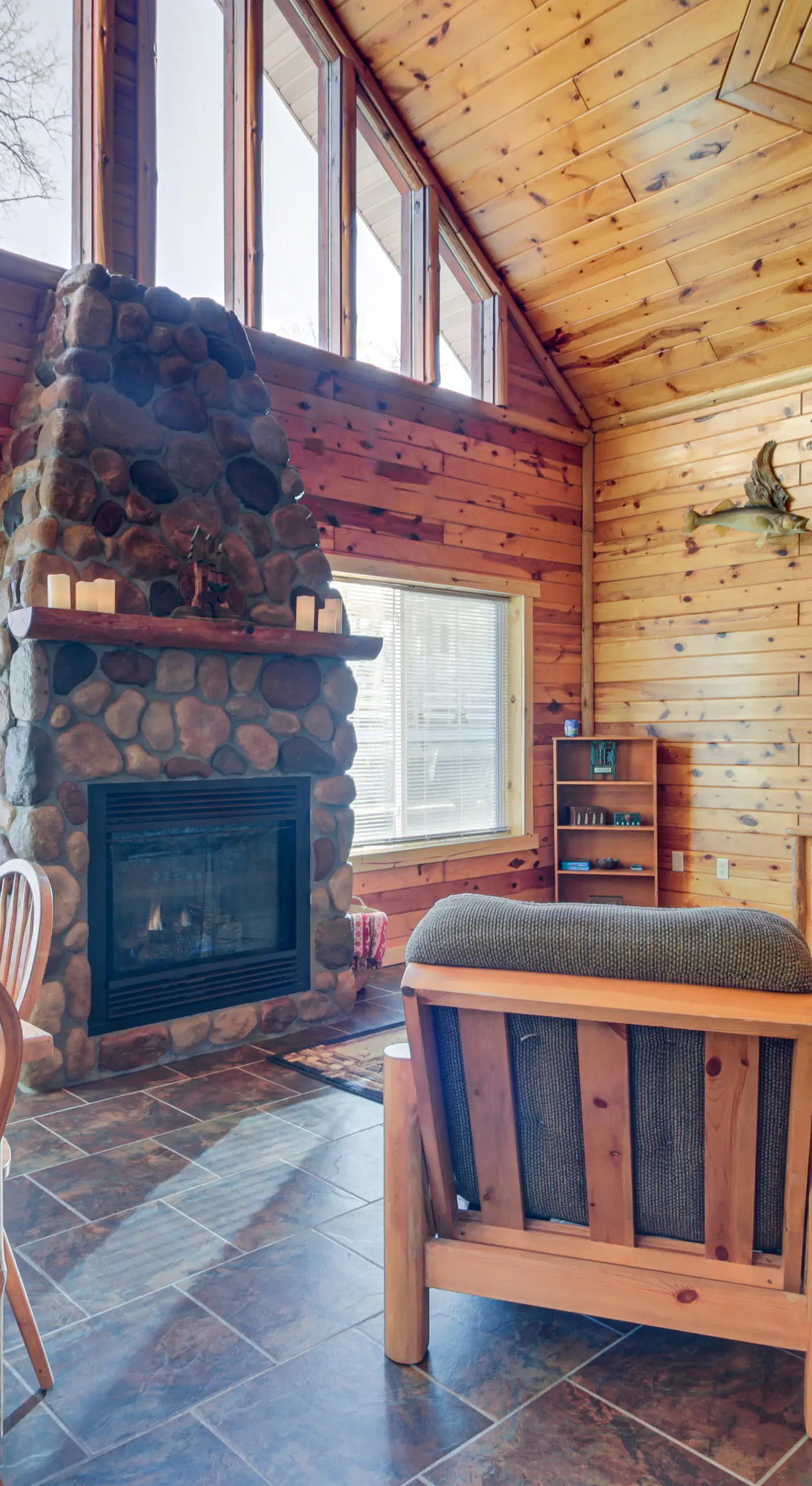 Eagle's Nest Cabin on Mille Lacs Lake: Boat + Fish