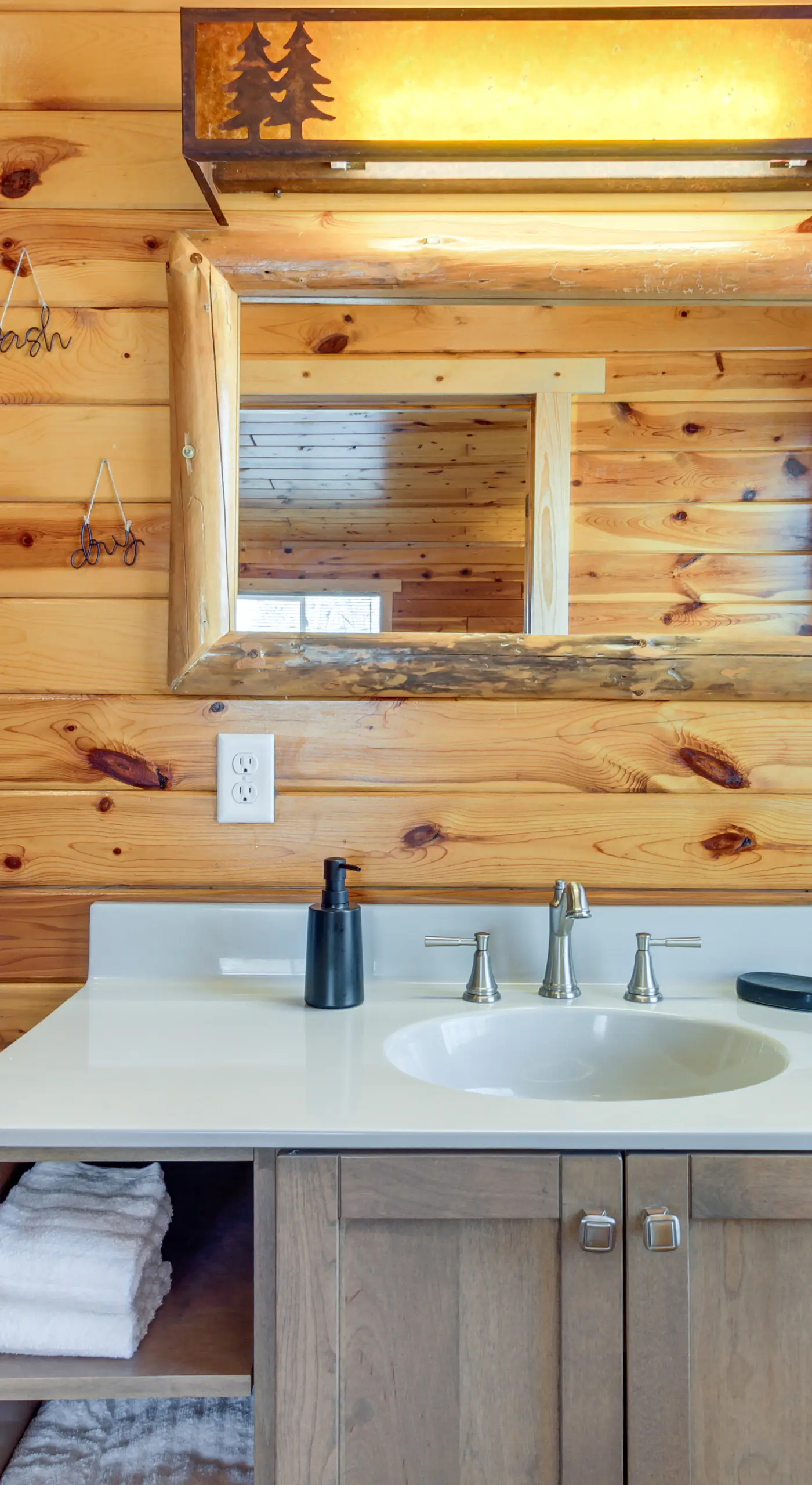 Eagle's Nest Cabin on Mille Lacs Lake: Boat + Fish