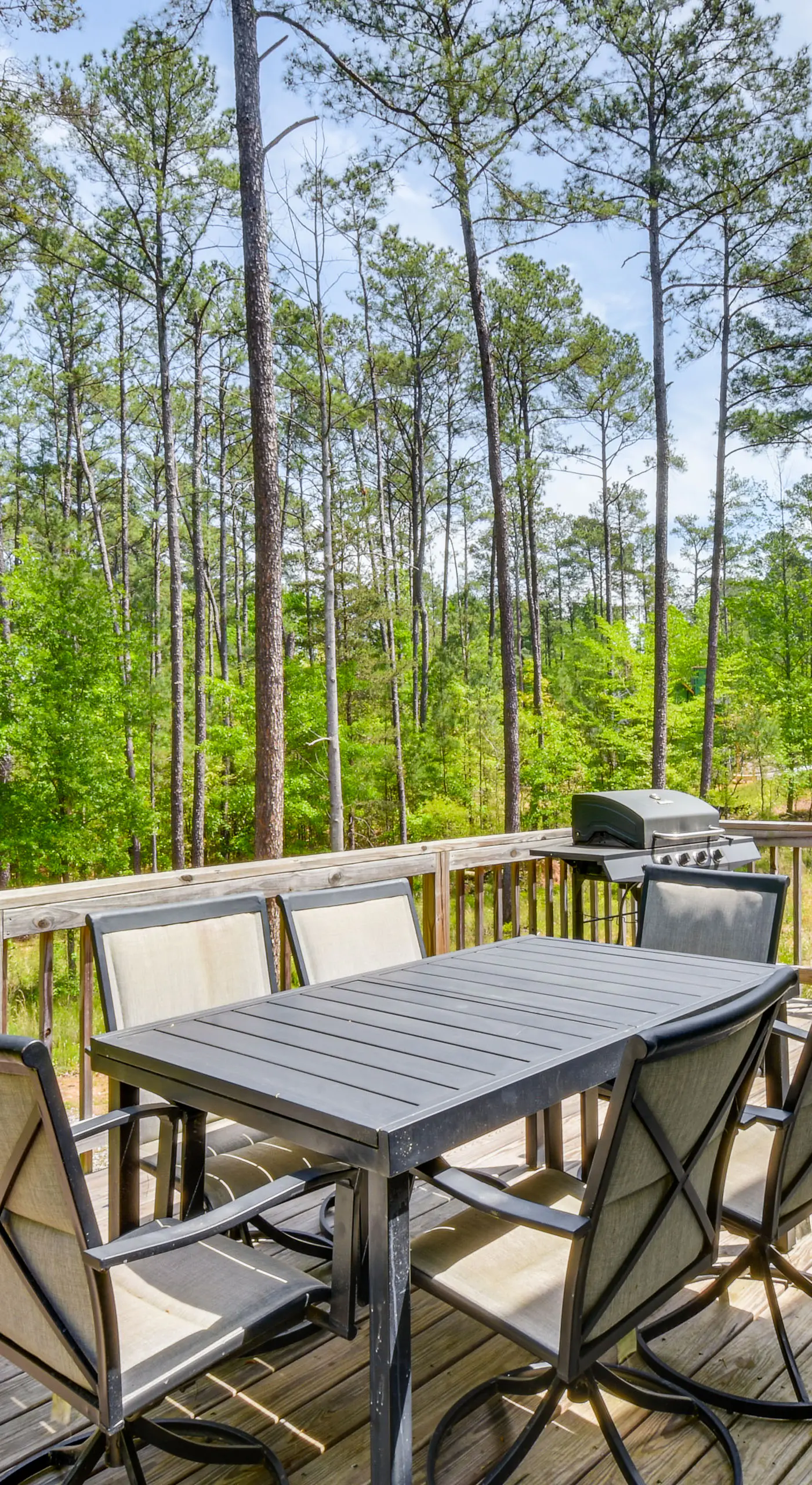 Waterfront Townville Home: Hot Tub & Lake Access!