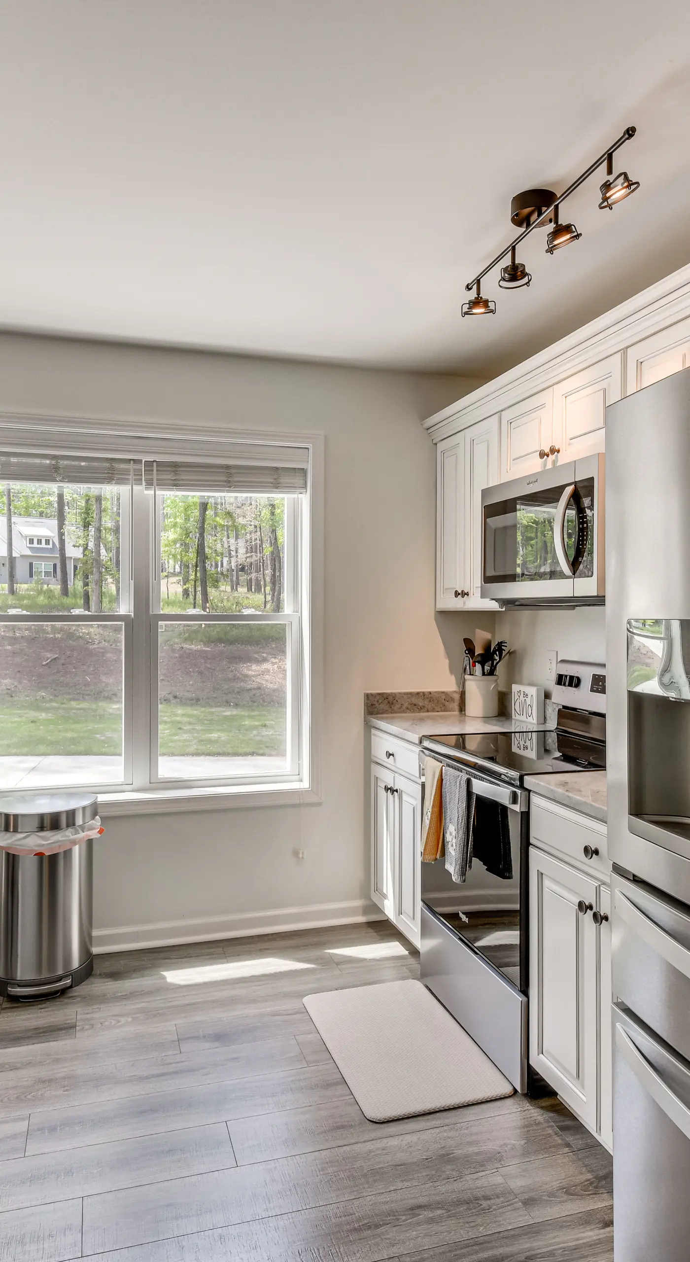 Waterfront Townville Home: Hot Tub & Lake Access!
