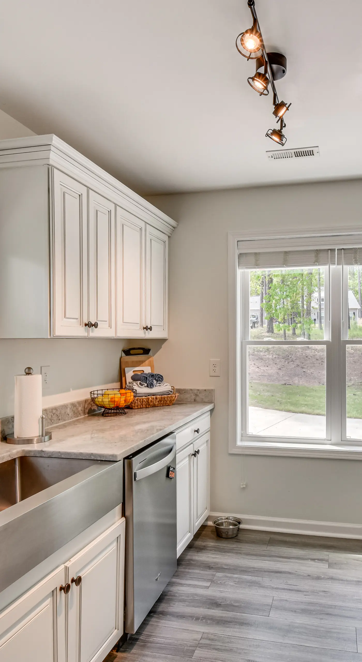 Waterfront Townville Home: Hot Tub & Lake Access!